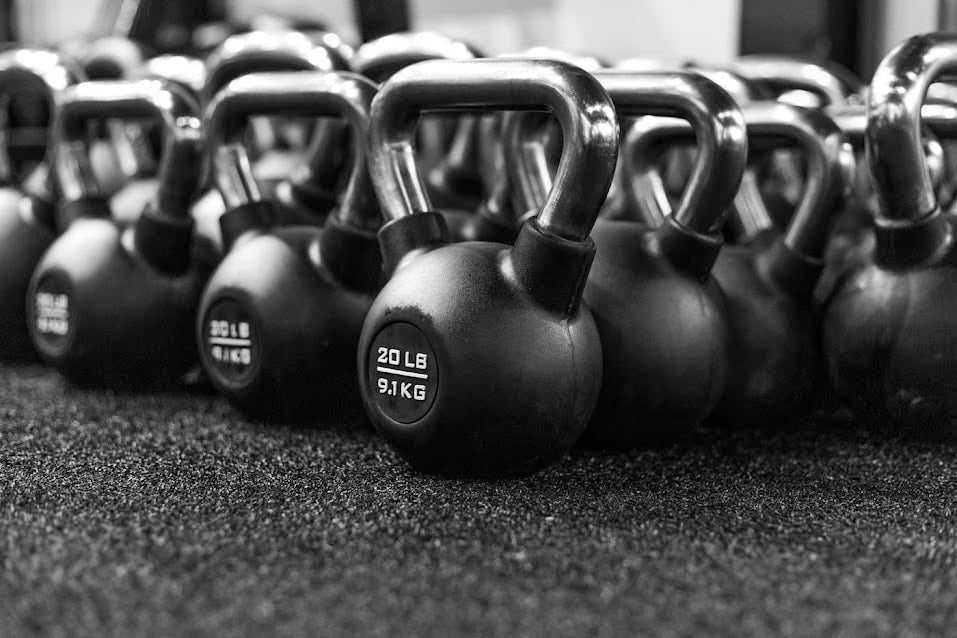 Buying-in-Bulk-How-to-Negotiate-the-Best-Price-on-Dumbbells-and-Kettlebells-for-Your-Gym