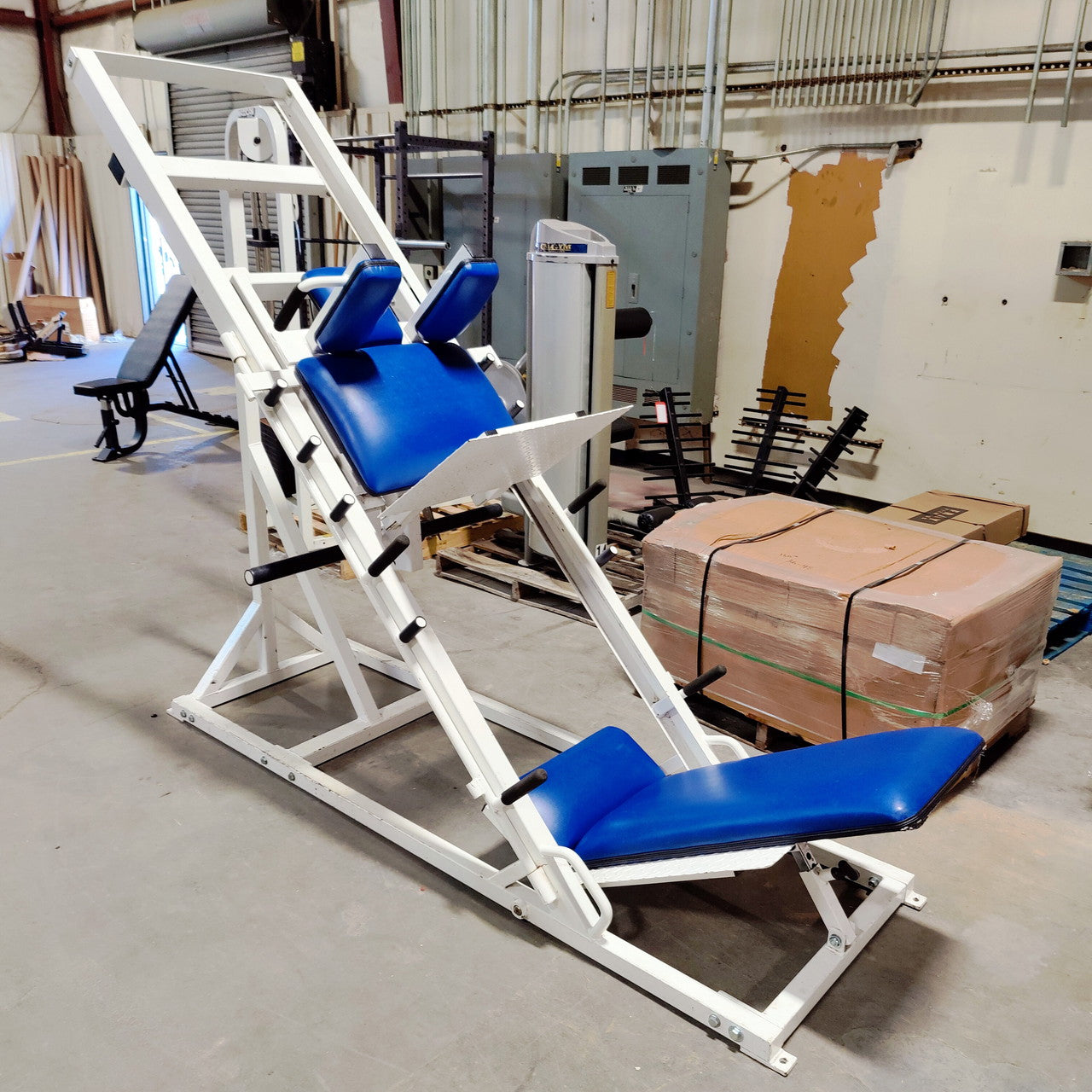 hack squat machine