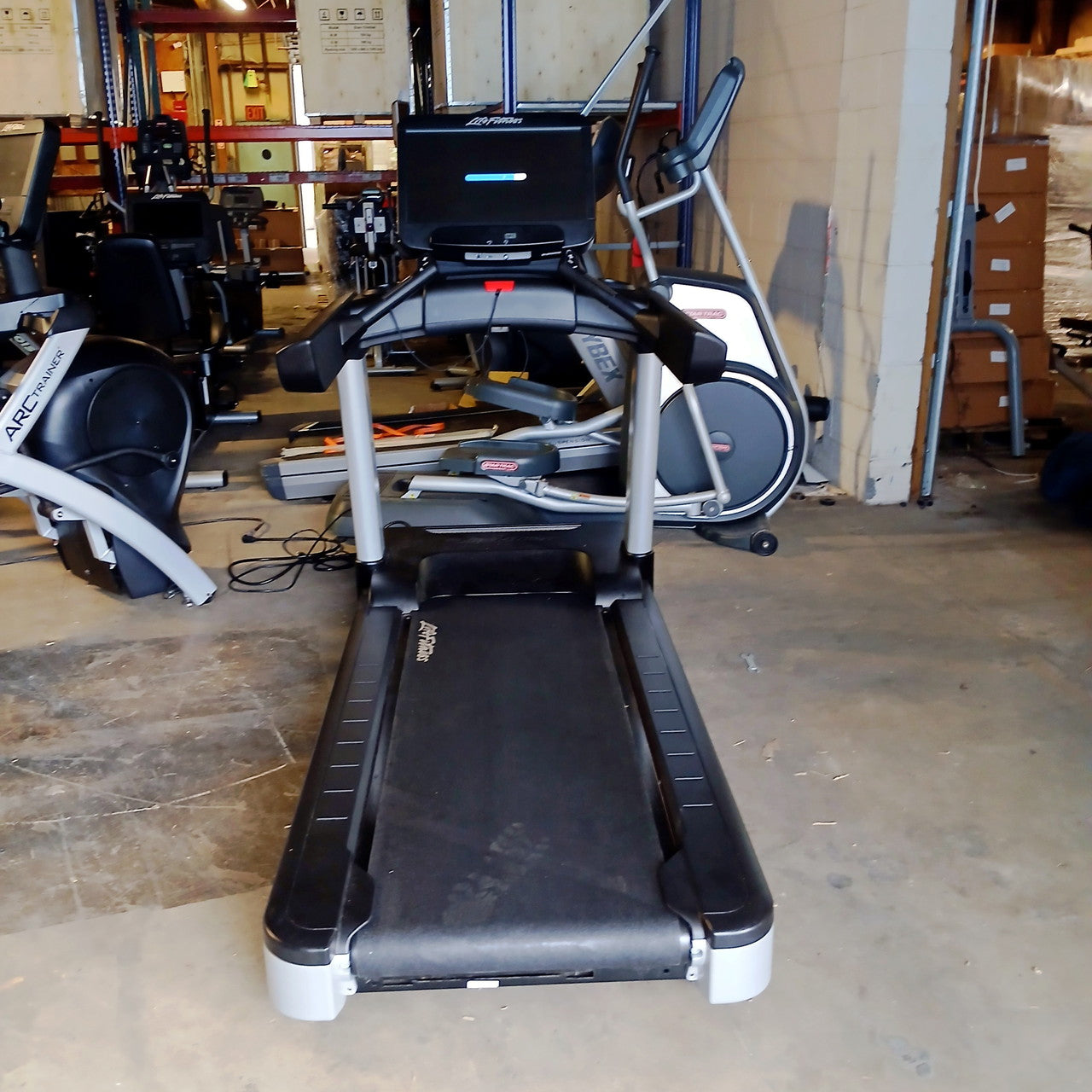 Life Fitness Integrity Treadmill w/SE3 HD Treadmill