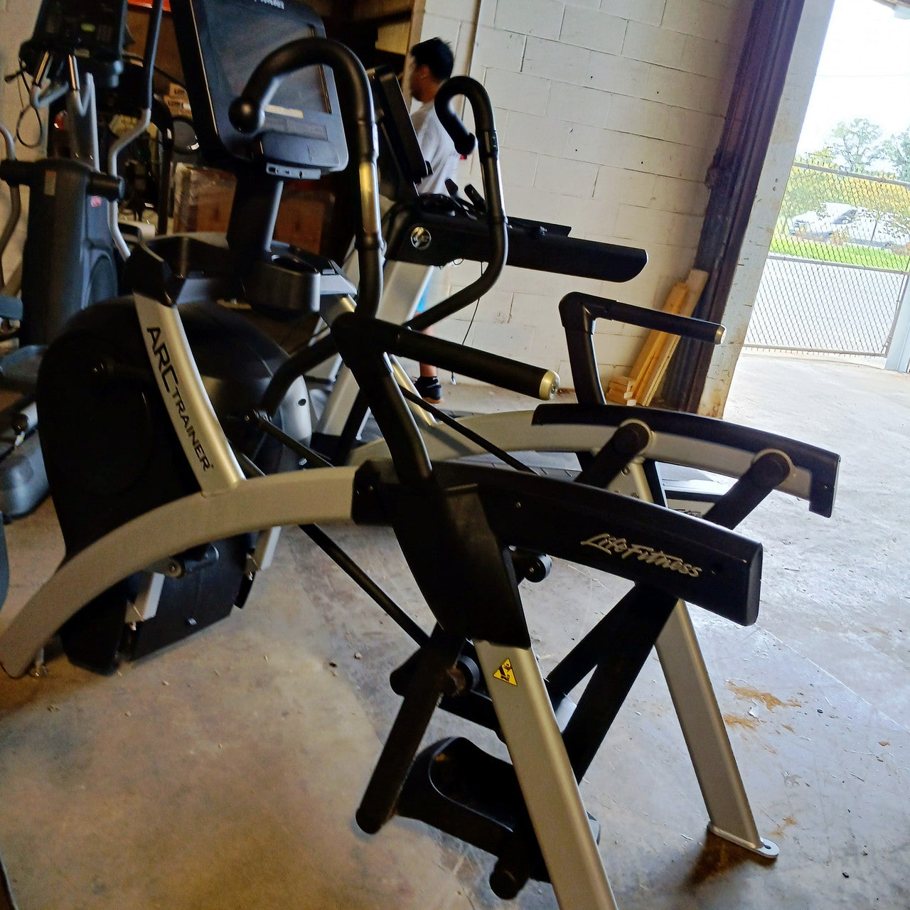 Life Fitness Discover SE3 HD Arc Trainer