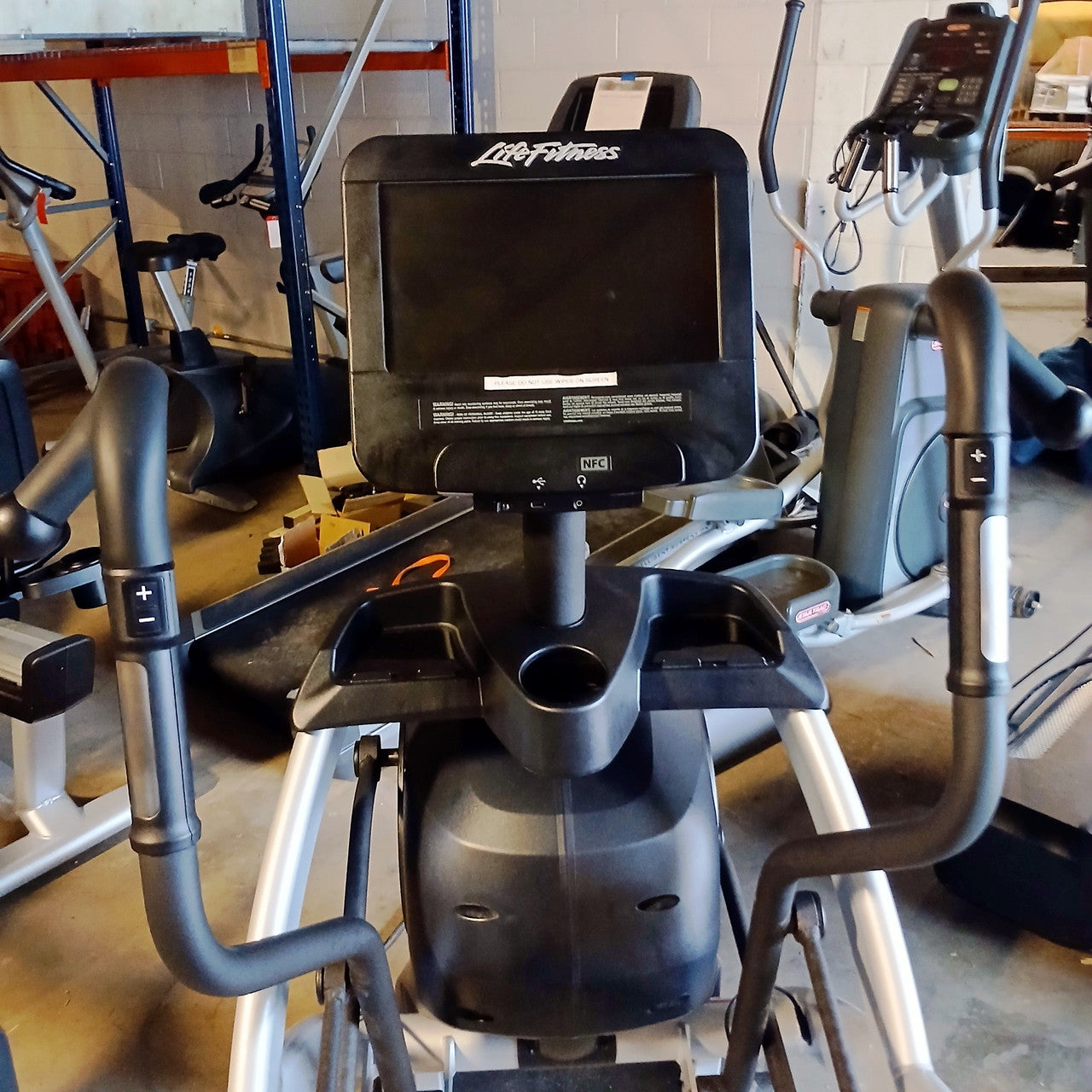 Life Fitness Discover SE3 HD Arc Trainer