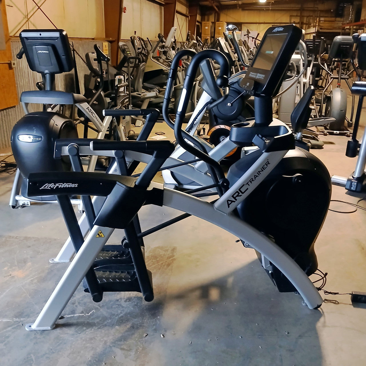 Life Fitness Discover SE3 HD Arc Trainer