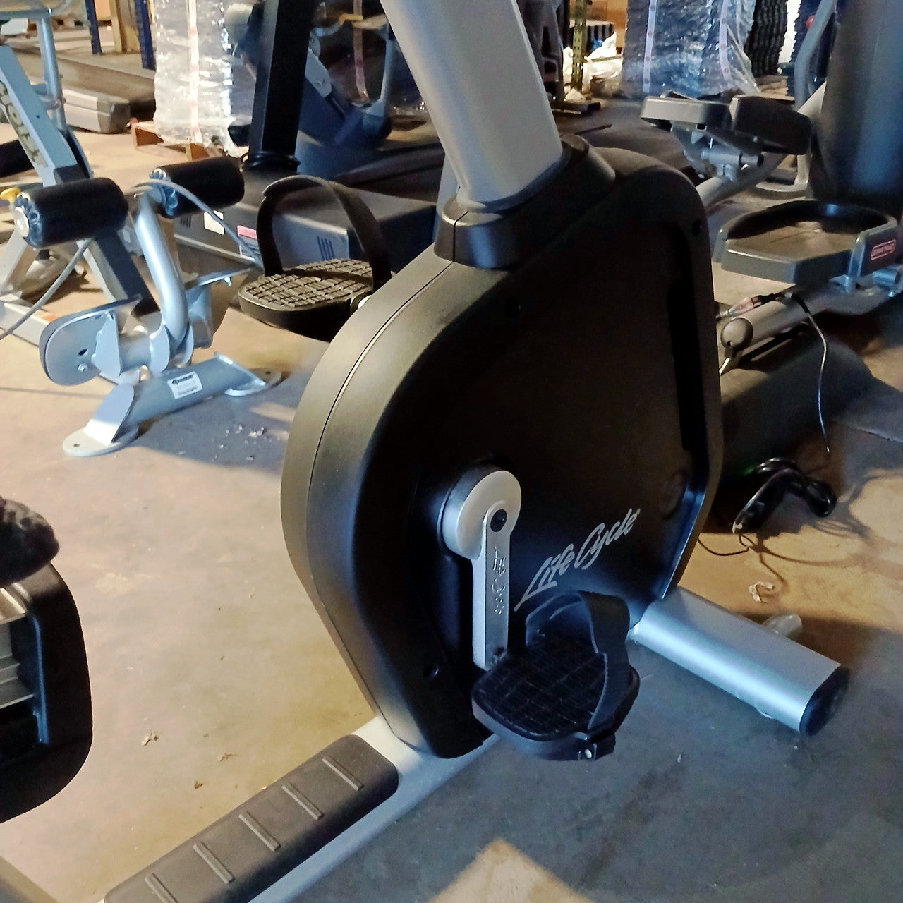 Life Fitness Integrity Recumbent Bike w/SE3 HD Console