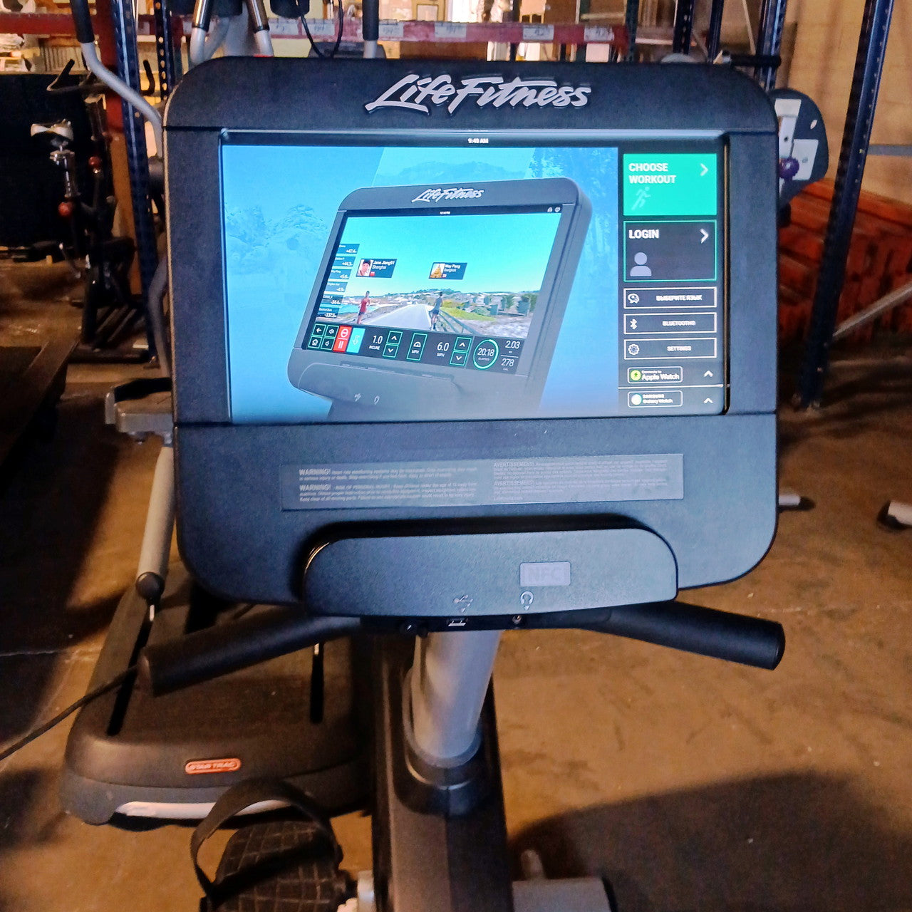 Life Fitness Integrity Recumbent Bike w/SE3 HD Console