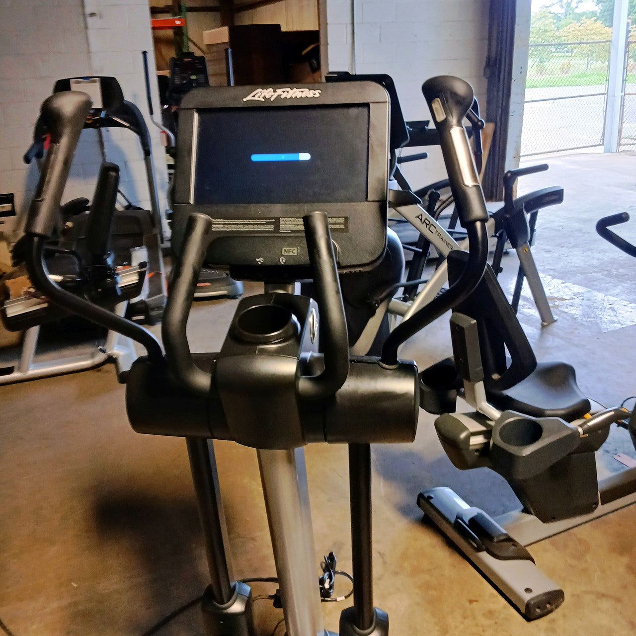 Life fitness Club Series+ Elliptical Cross-Trainer w/SE3 HD Console