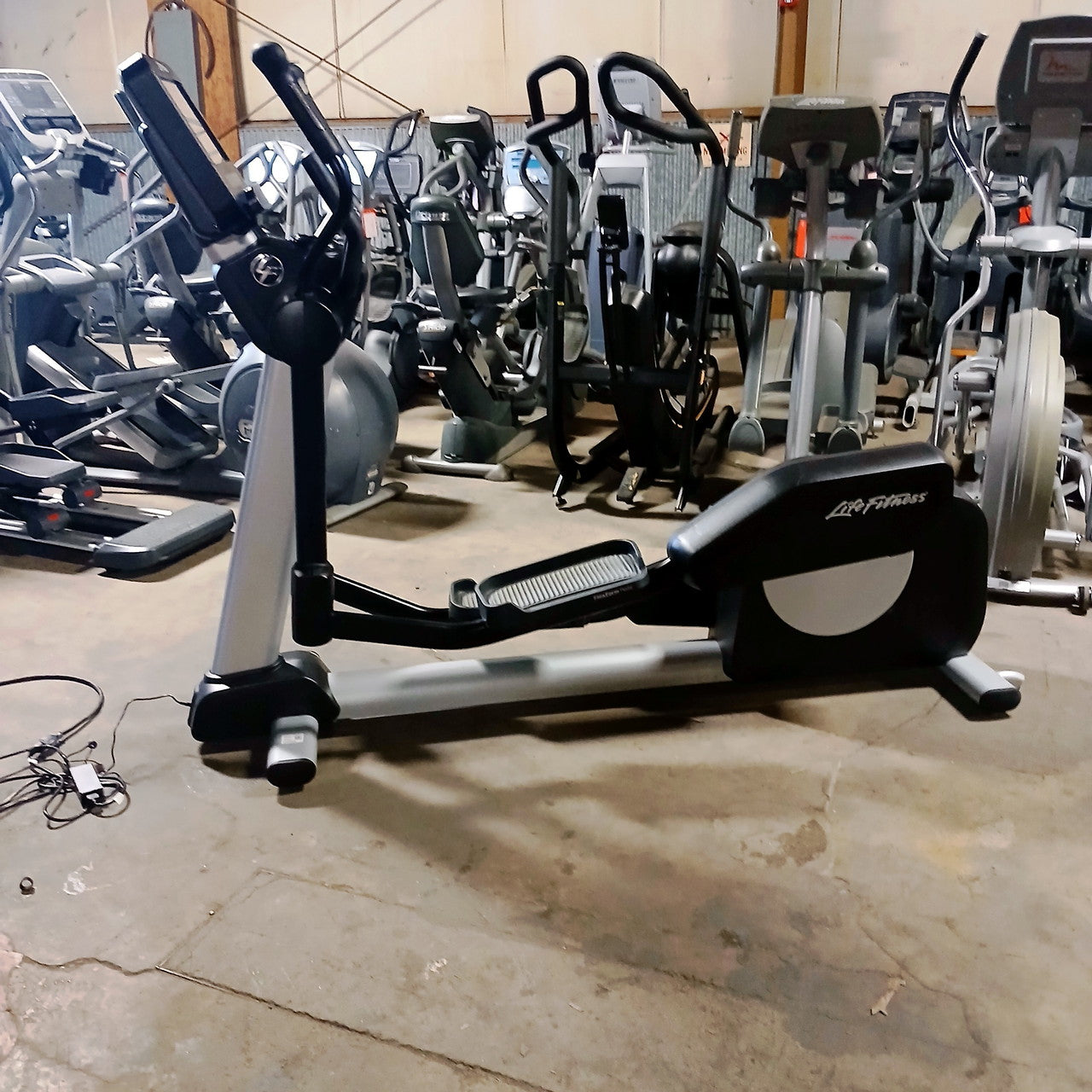 Life fitness Club Series+ Elliptical Cross-Trainer w/SE3 HD Console