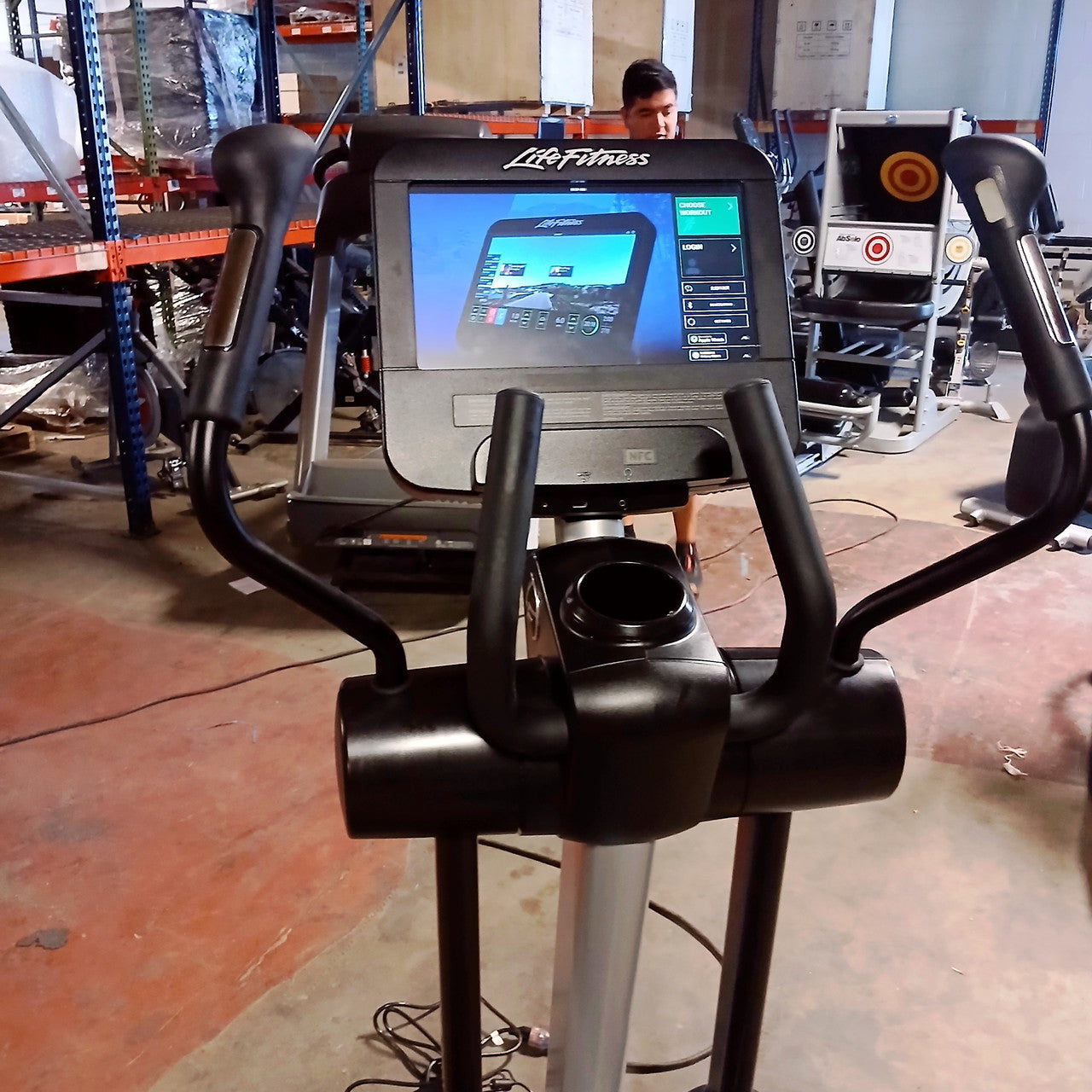 Life fitness Club Series+ Elliptical Cross-Trainer w/SE3 HD Console