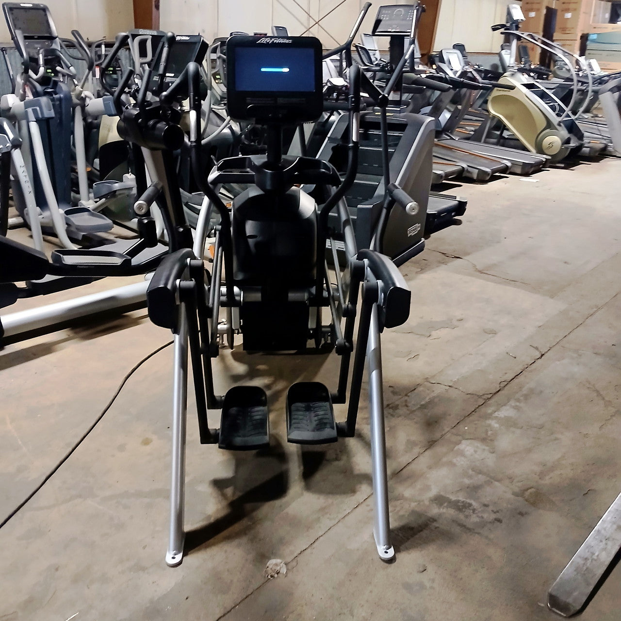 Life Fitness Discover SE3 HD Arc Trainer