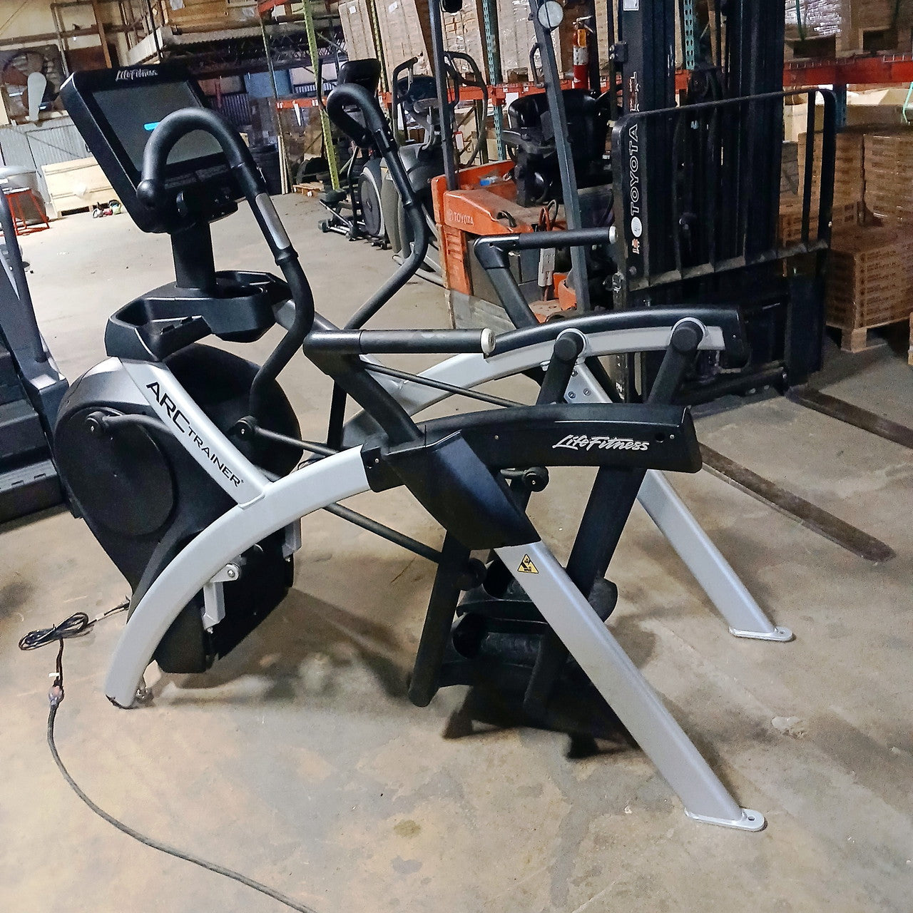 Life Fitness Discover SE3 HD Arc Trainer