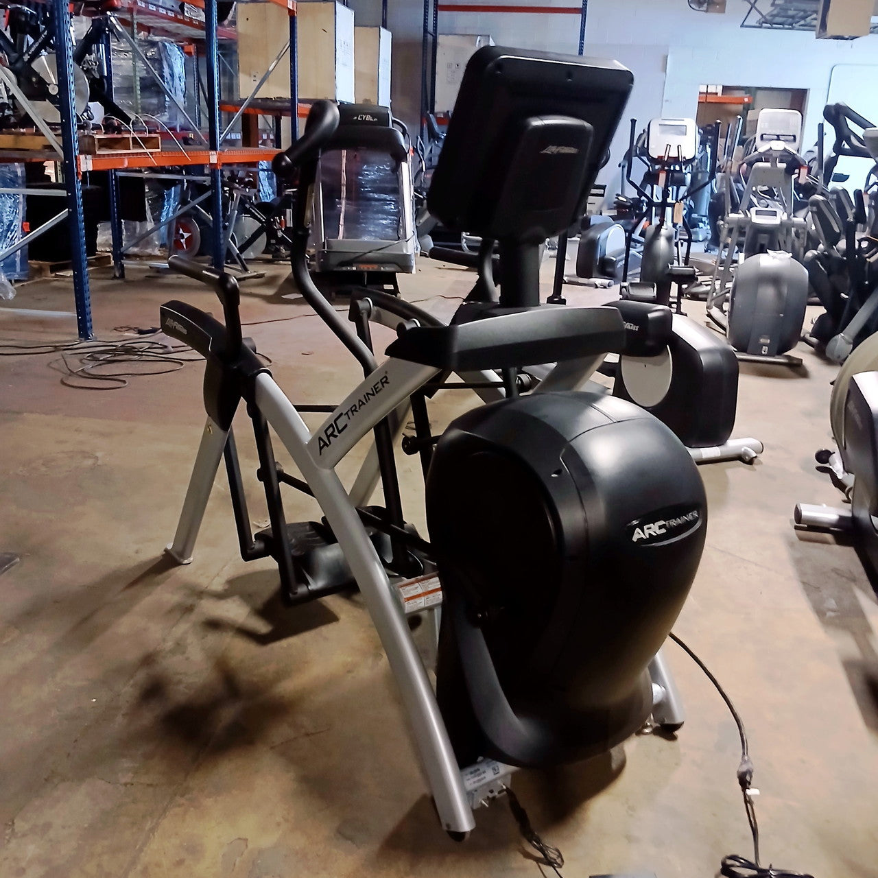 Life Fitness Discover SE3 HD Arc Trainer
