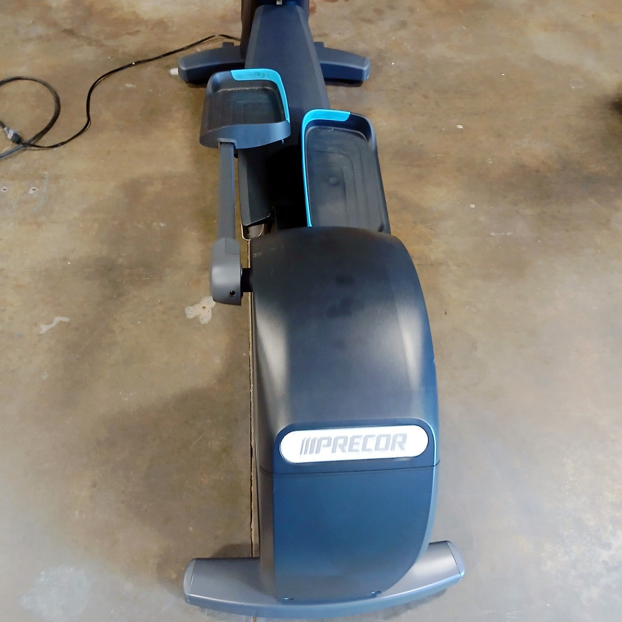 Precor EFX 833 Elliptical w/Converging Crossramp w/P82 Console