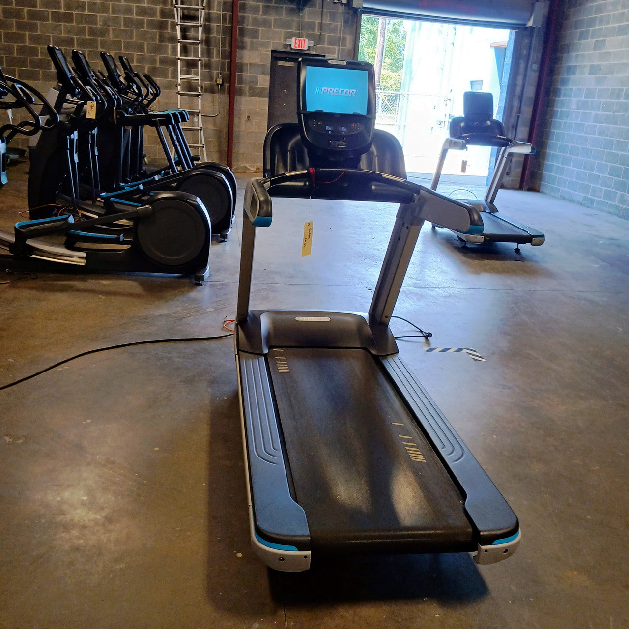 Precor TRM 885 Treadmill w/P82 Console