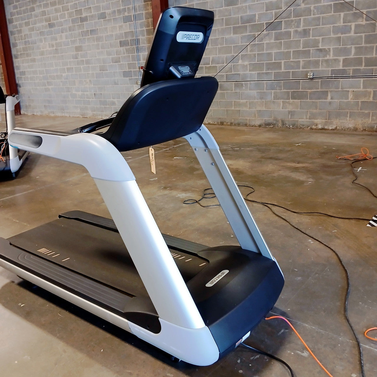 Precor TRM 885 Treadmill w/P82 Console