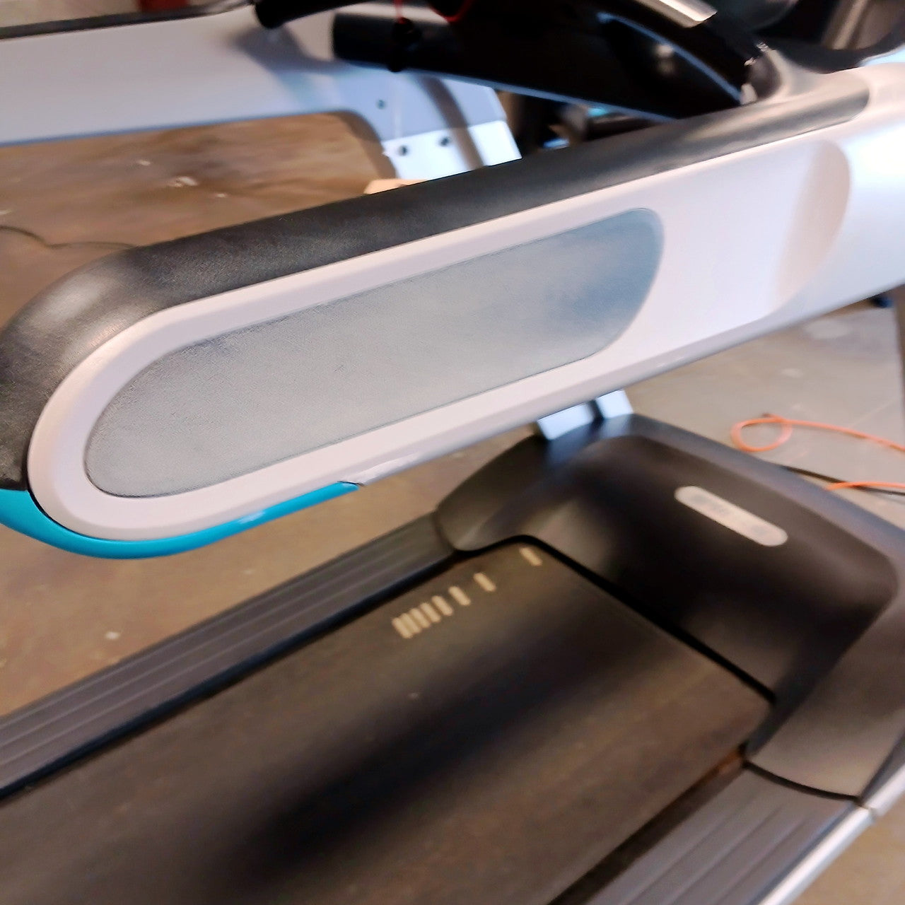 Precor TRM 885 Treadmill w/P82 Console