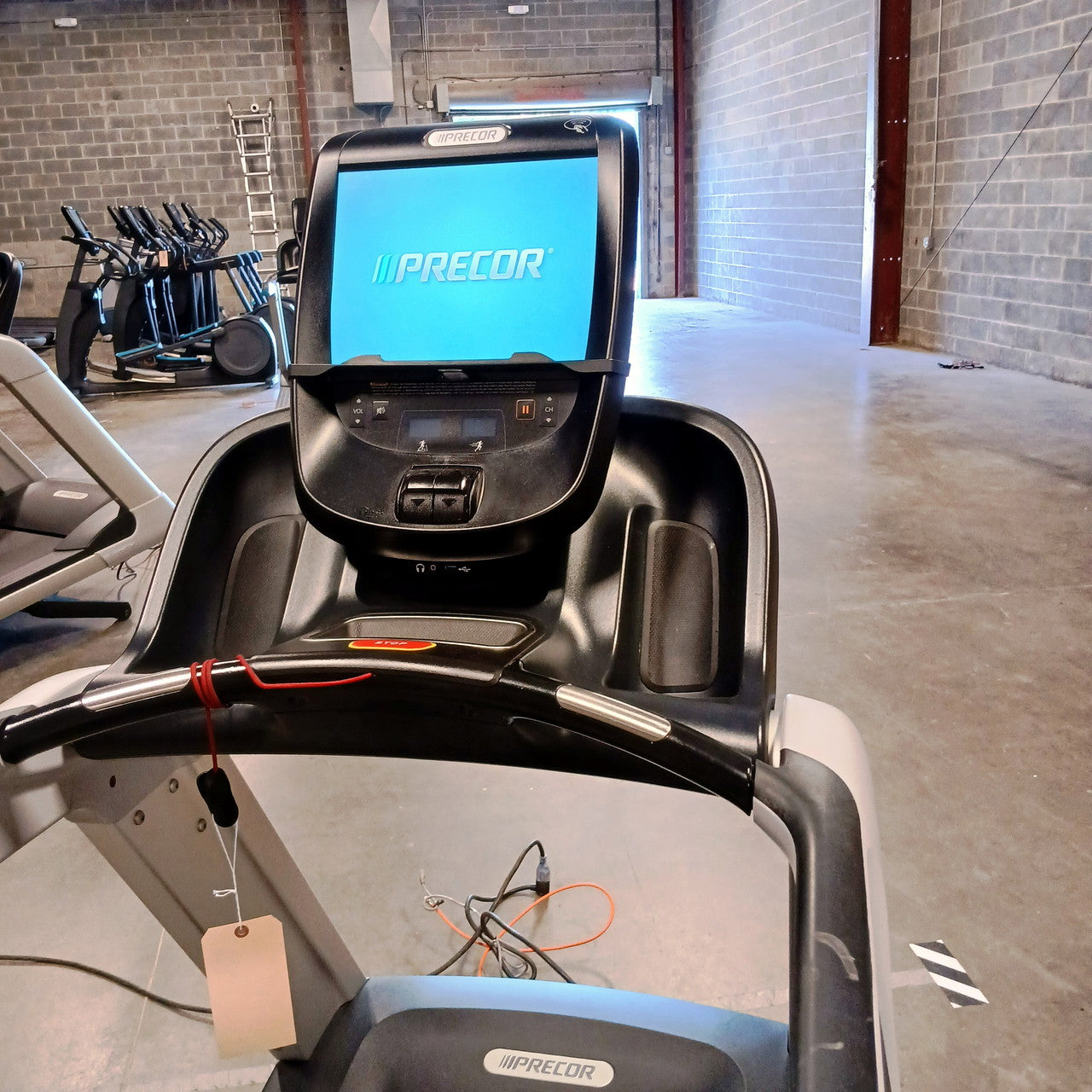 Precor TRM 885 Treadmill w/P82 Console