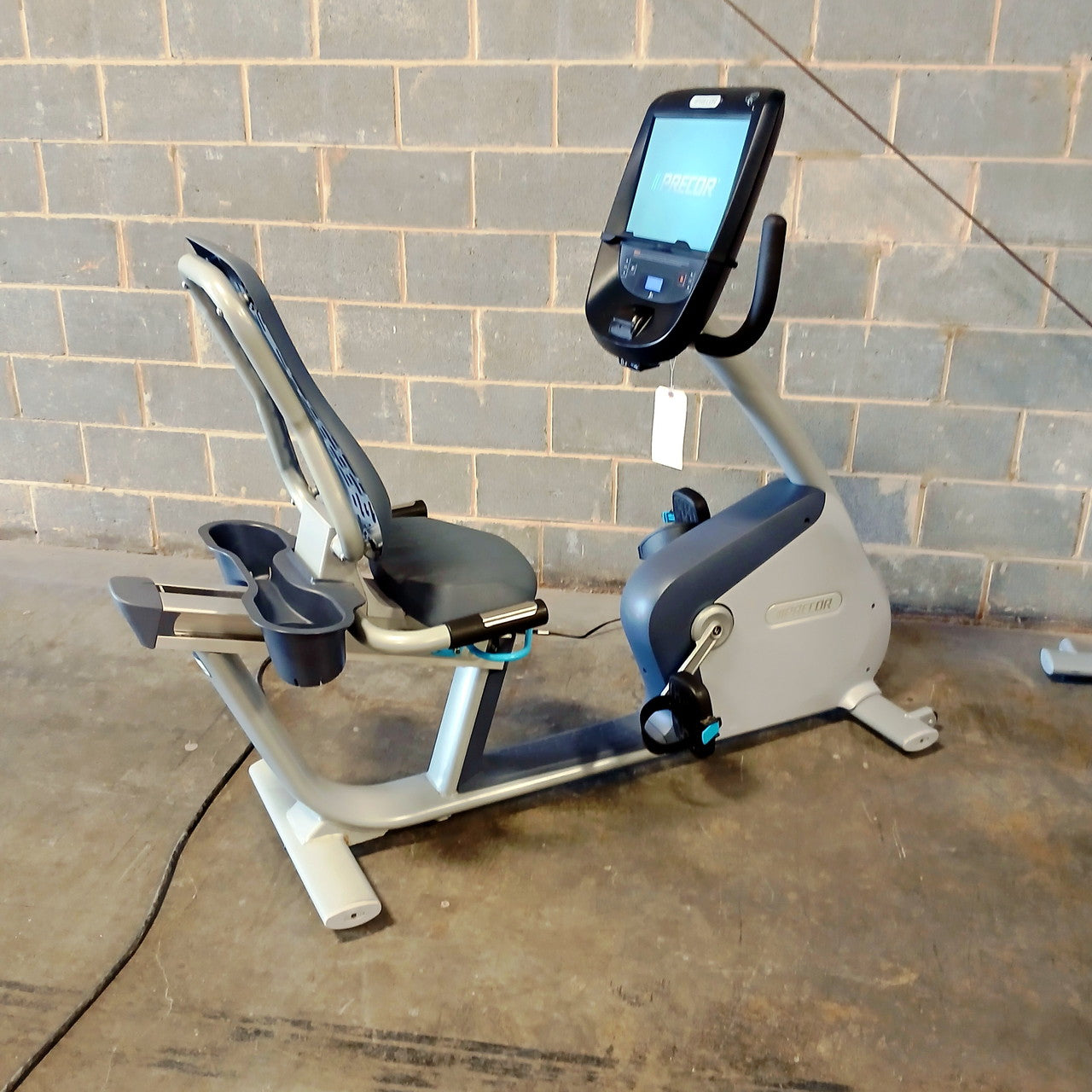 Precor RBK 885 Recumbent Bike w/ P82 Console