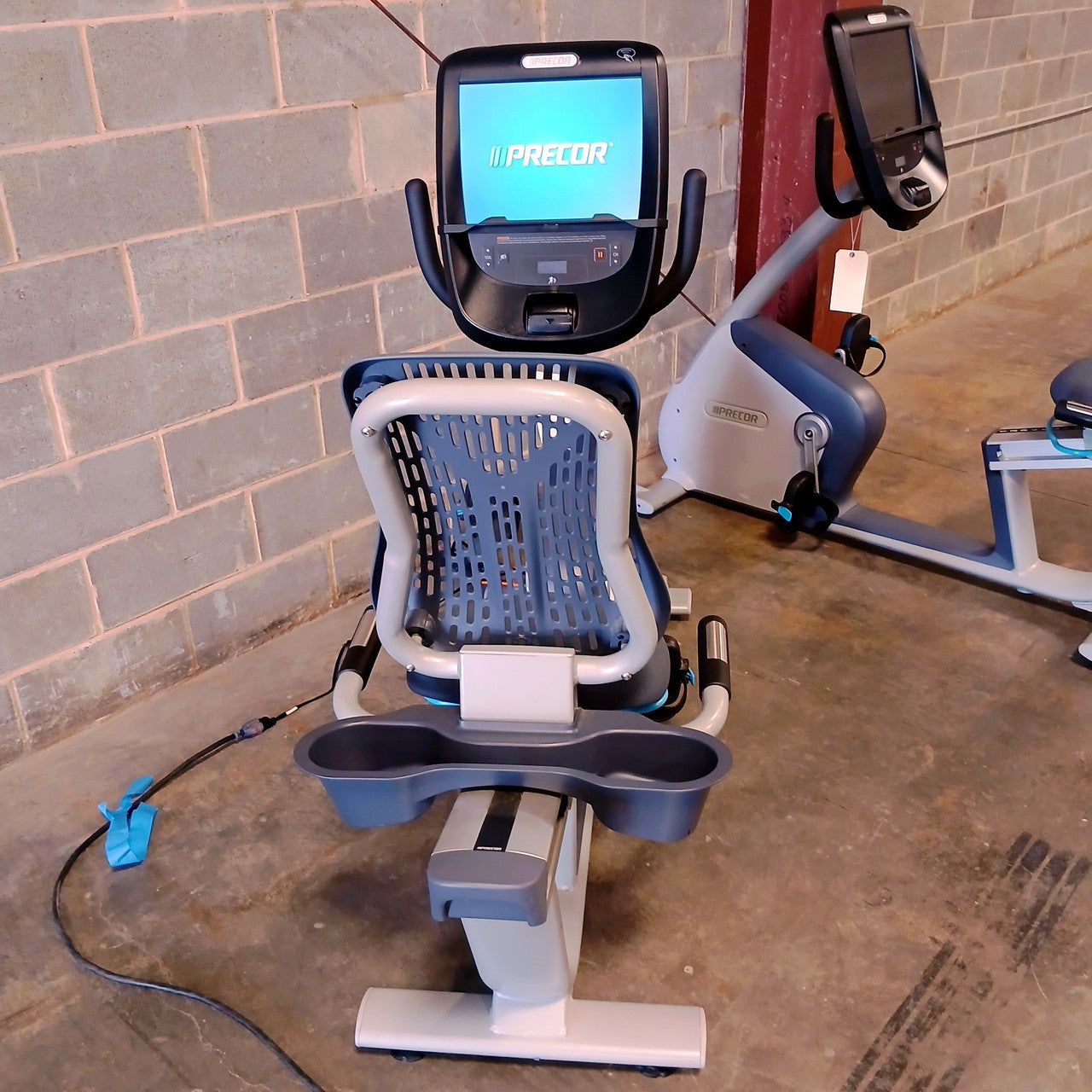 Precor RBK 885 Recumbent Bike w/ P82 Console