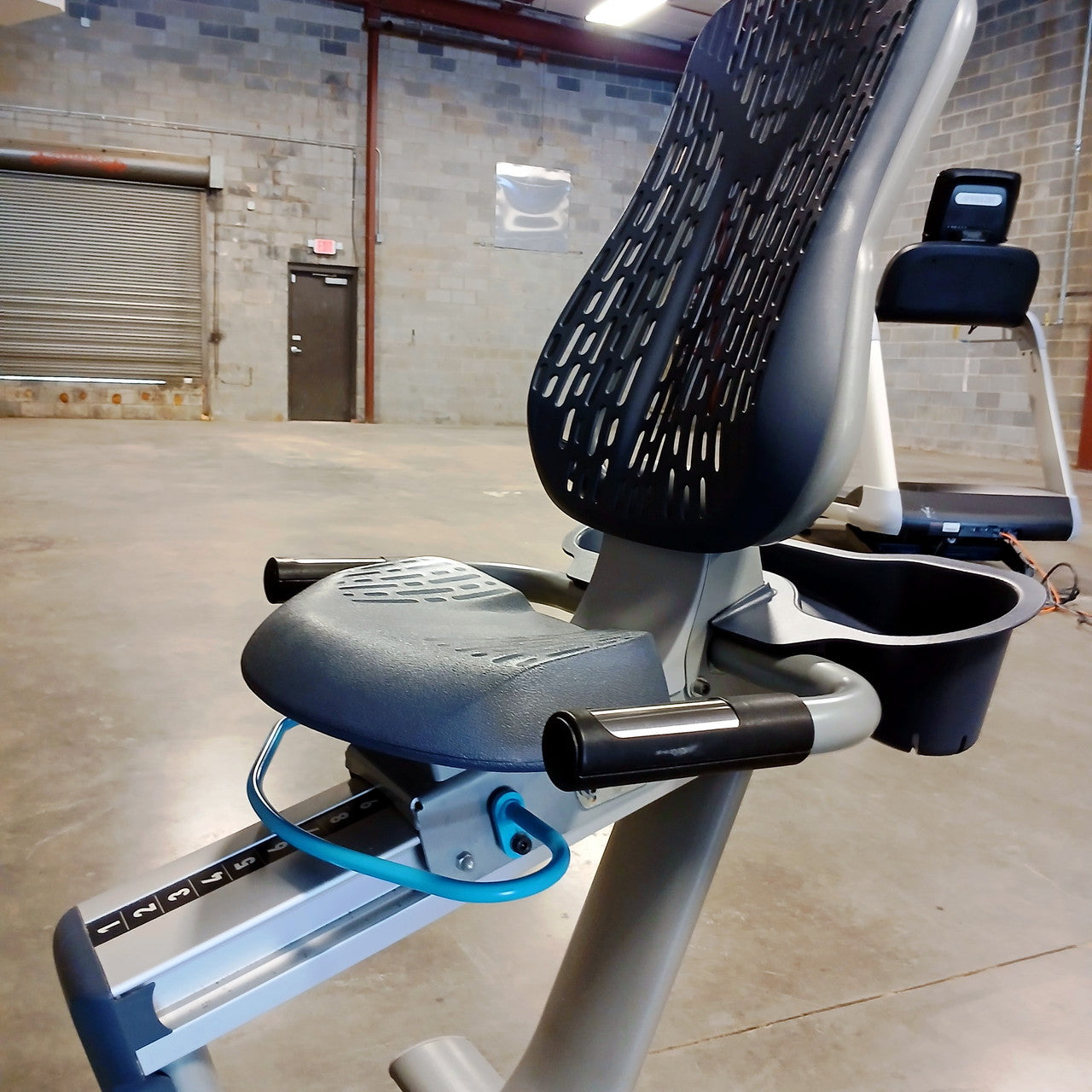 Precor RBK 885 Recumbent Bike w/ P82 Console