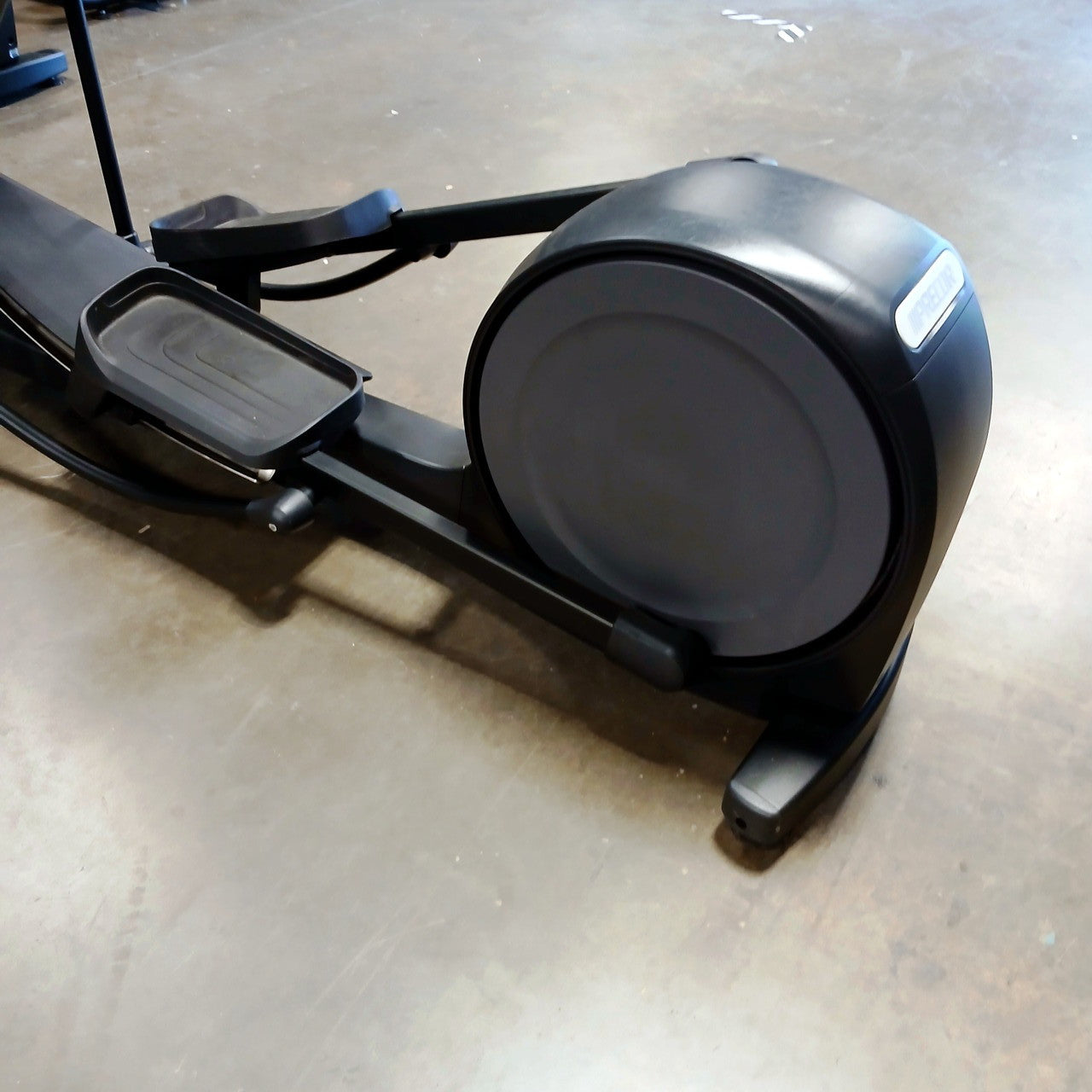 Precor EFX 835 Elliptical w/Converging Crossramp + p31 Console