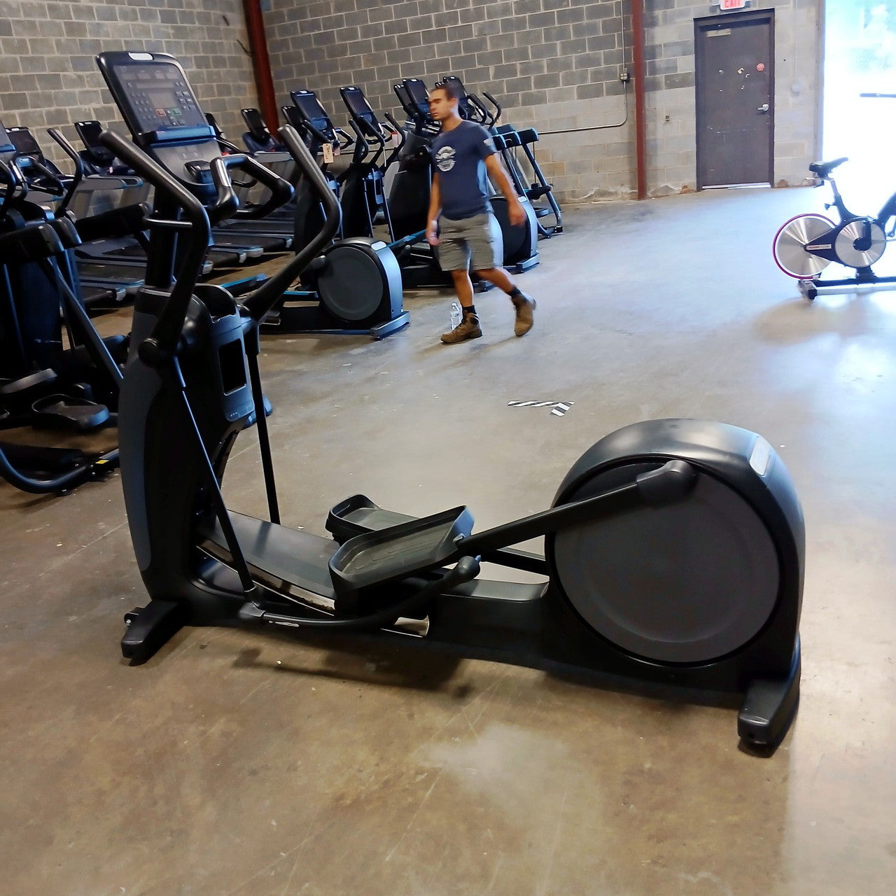 Precor EFX 835 Elliptical w/Converging Crossramp + p31 Console