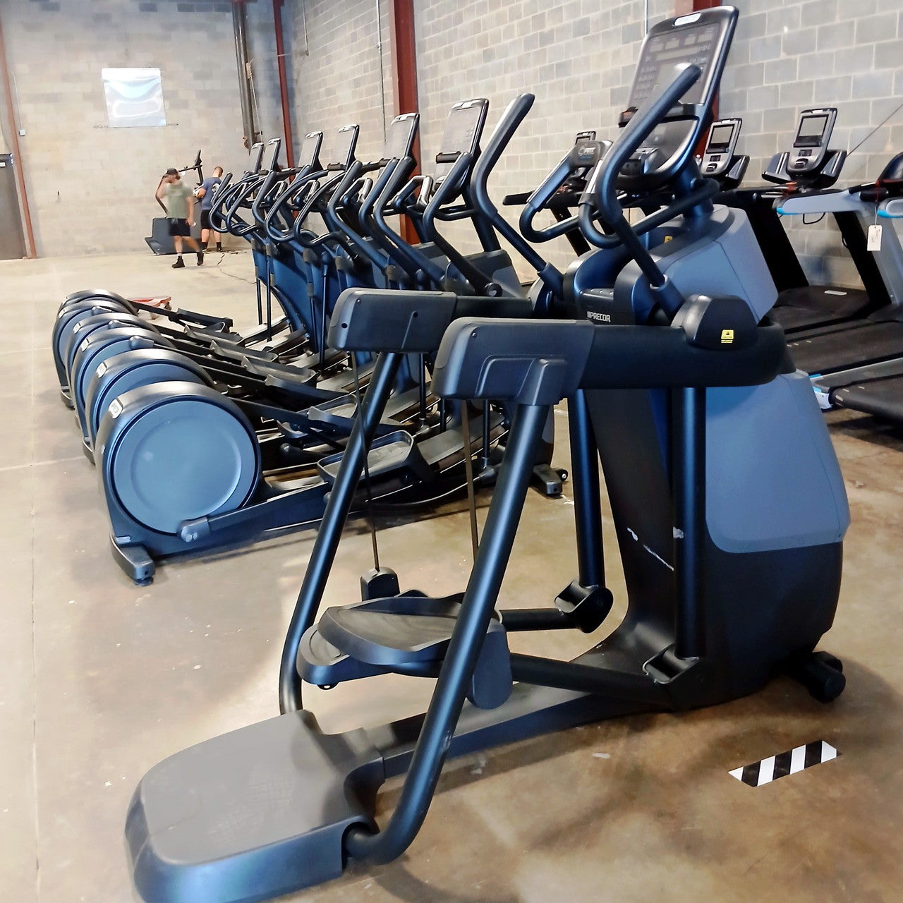 Precor AMT 835 with Open Stride w/P31 Console