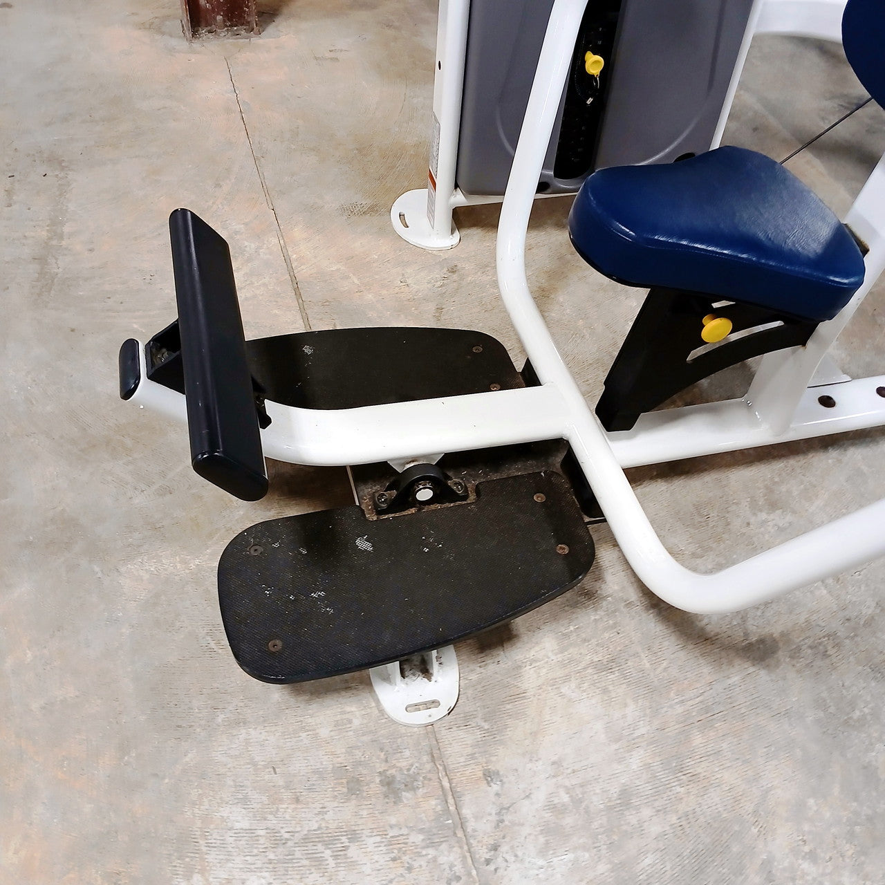 Legend Fitness SelectEDGE Chest Press