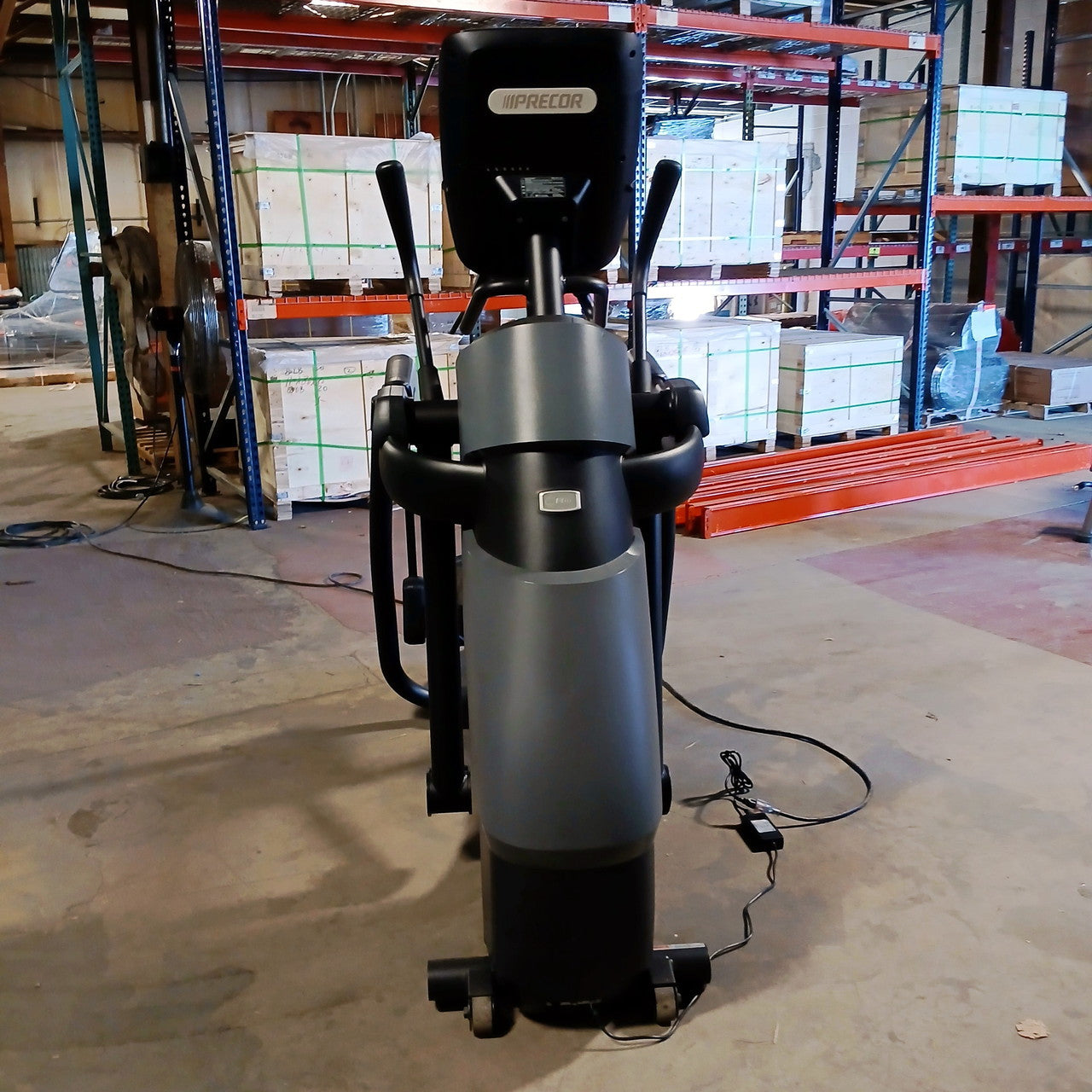 Precor AMT 885 with Open Stride w/P82 Console