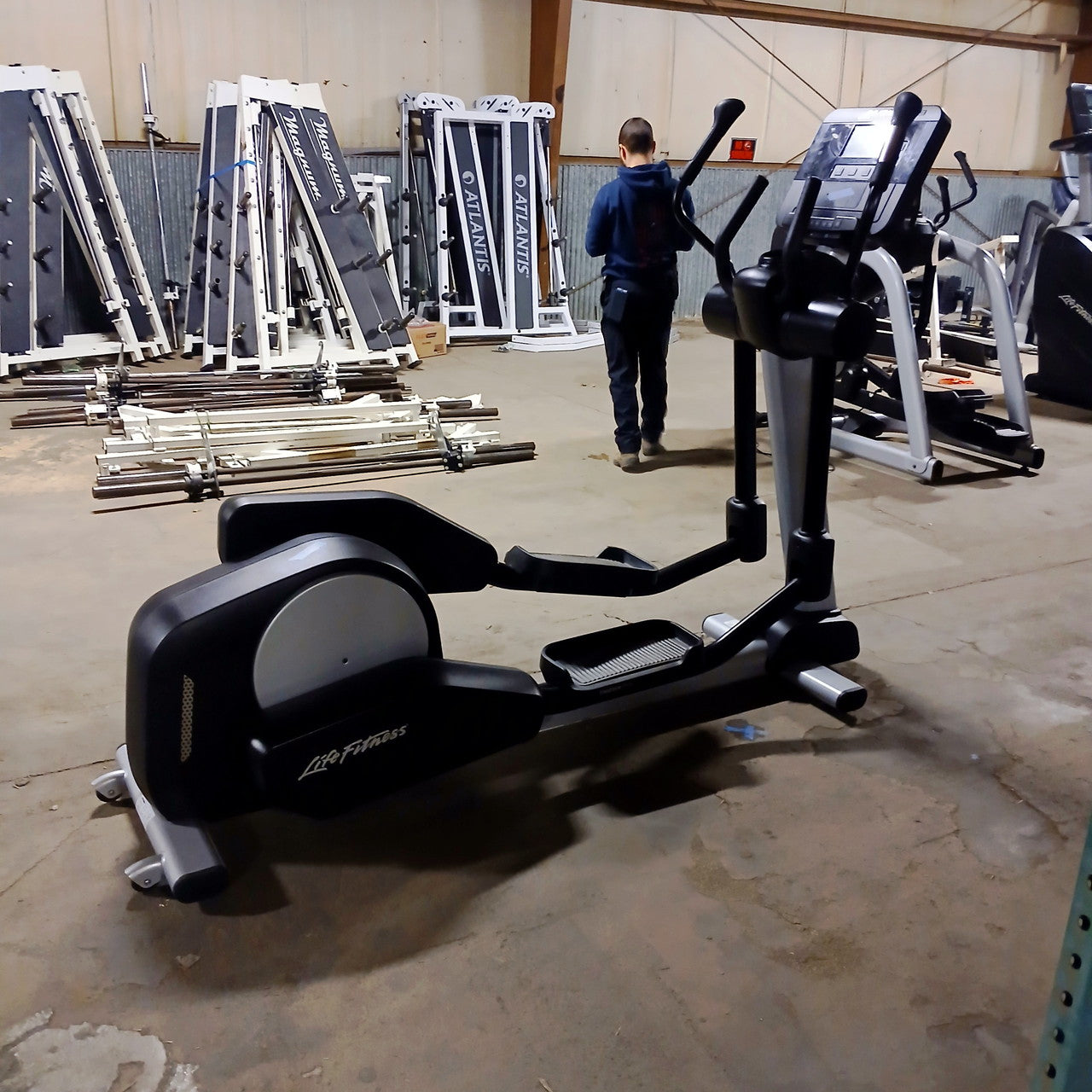 Life Fitness Integrity LNX Elliptical w/ X Console