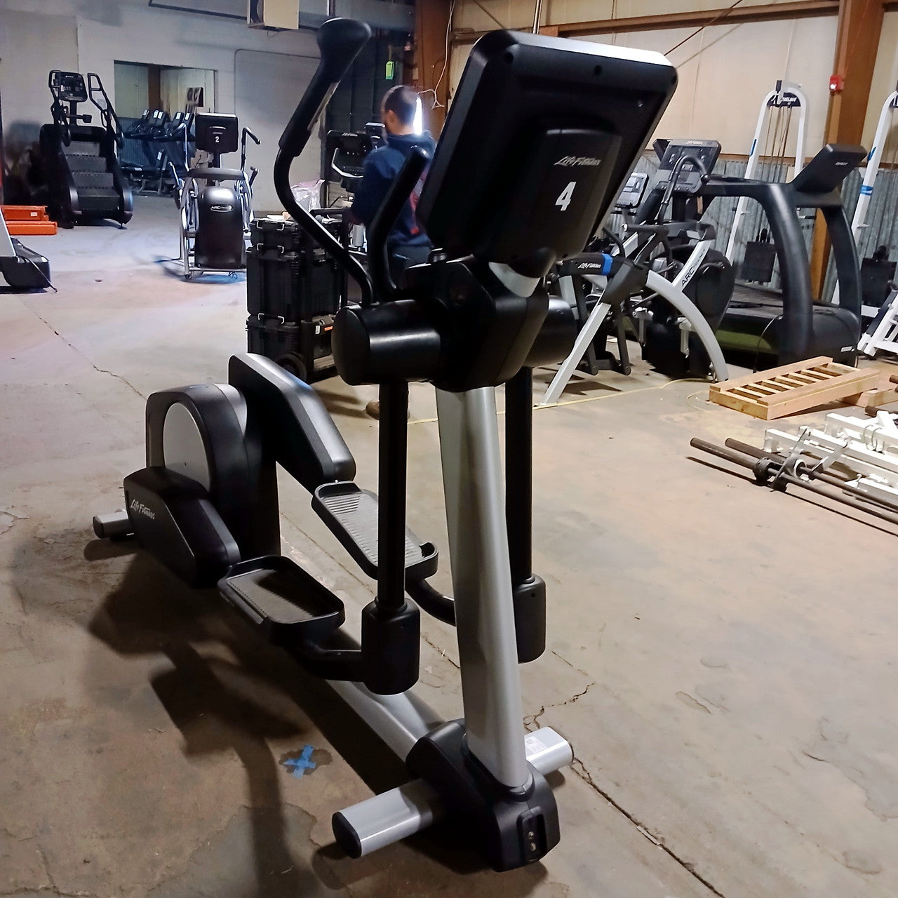 Life Fitness Integrity LNX Elliptical w/ X Console