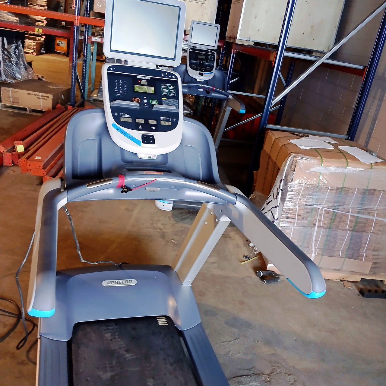 Precor TRM 811 V2 Treadmill w/P10 Console