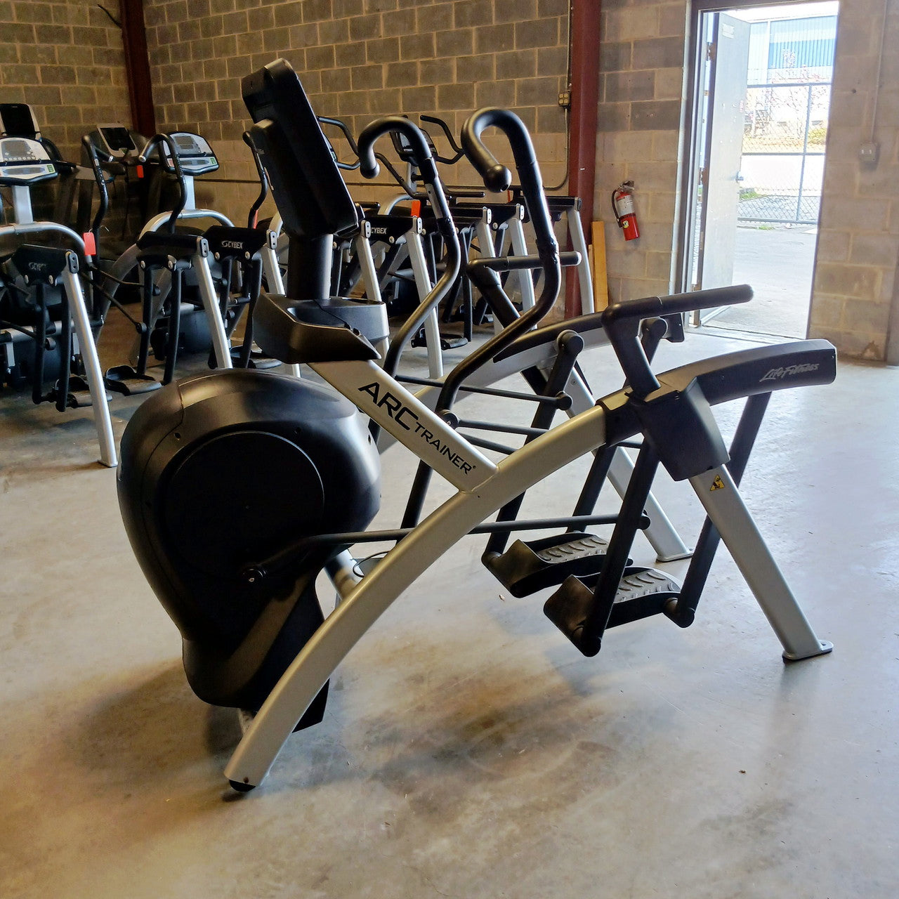 Life Fitness Integrity Arc Trainer w/ X Console