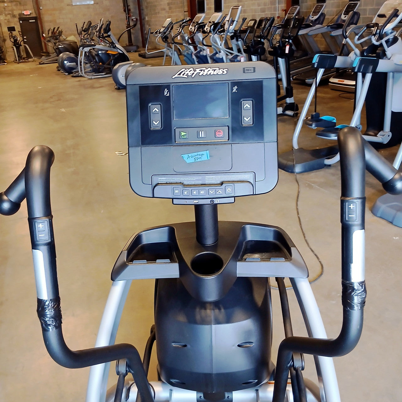 Life Fitness Integrity Arc Trainer w/ X Console
