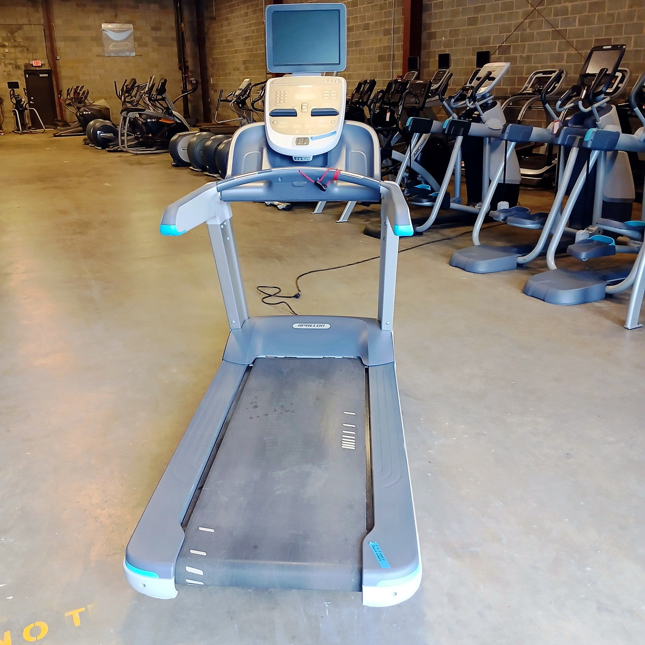 Precor TRM 811 V2 Treadmill w/P10 Console