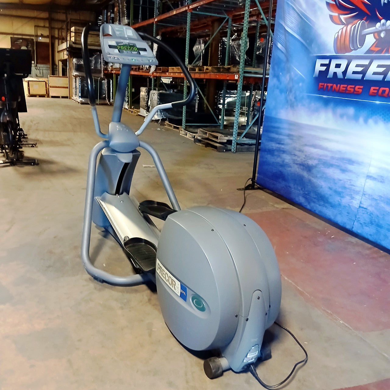 Precor EFX 5.23 Elliptical w/Stationary Arms
