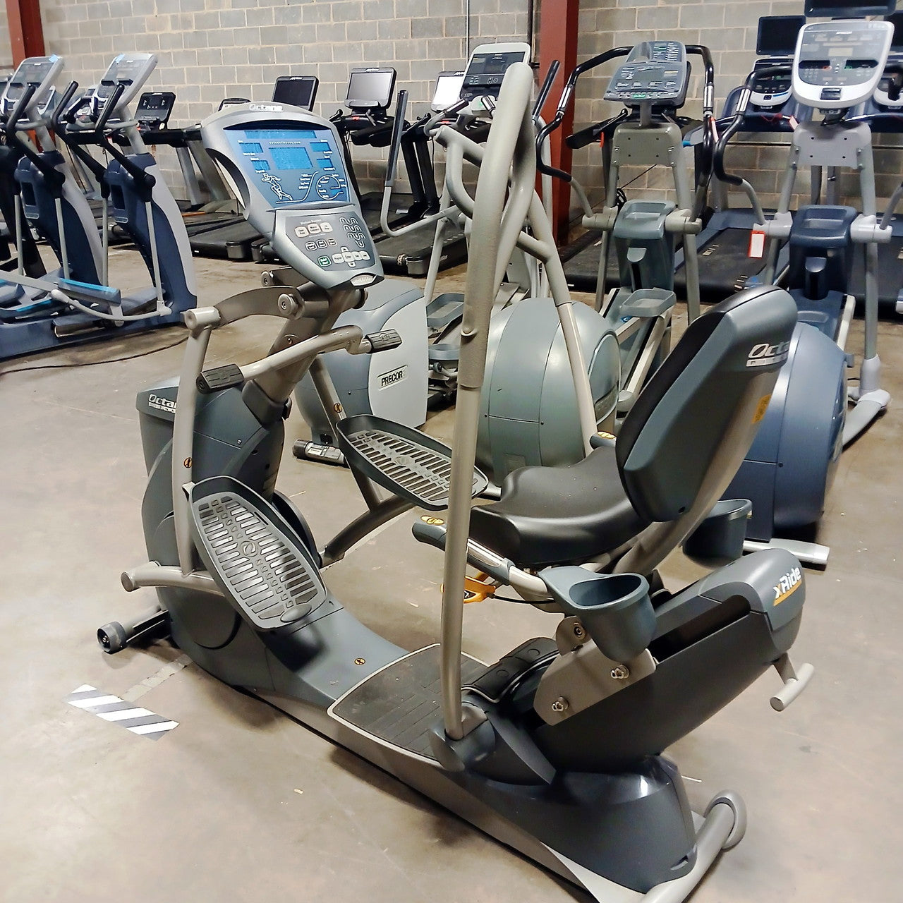 Octane Fitness XR6000 Seated Elliptical