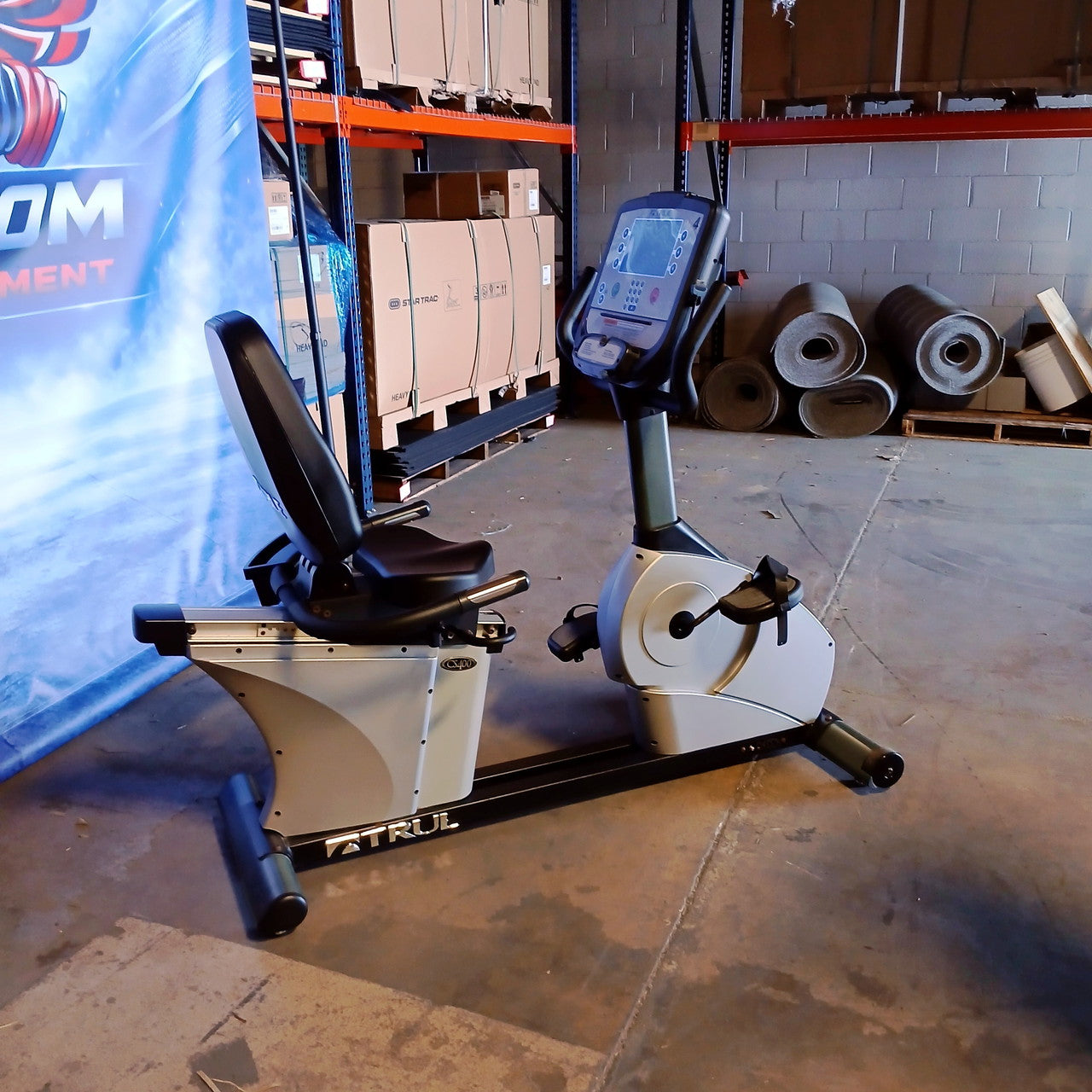 TRUE CS400 Recumbent Bike w/ Escalate 9 Console