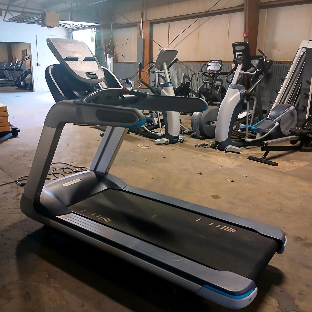 Precor TRM 835 Treadmill w/P30 Console