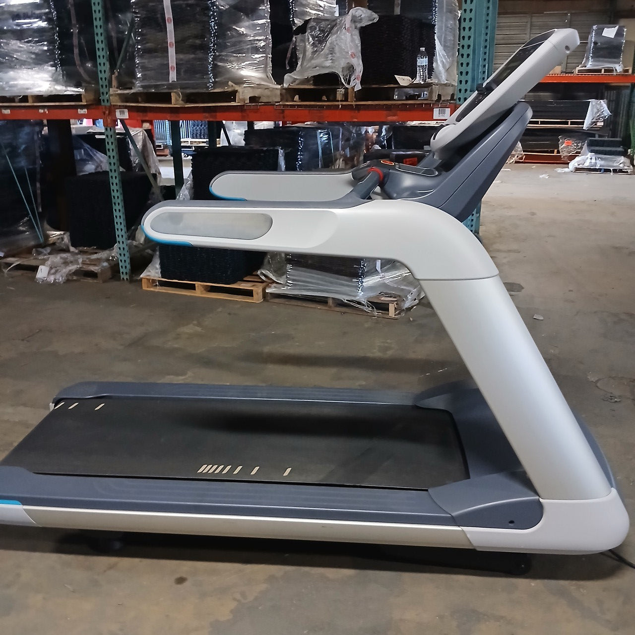 Precor TRM 835 Treadmill w/P30 Console