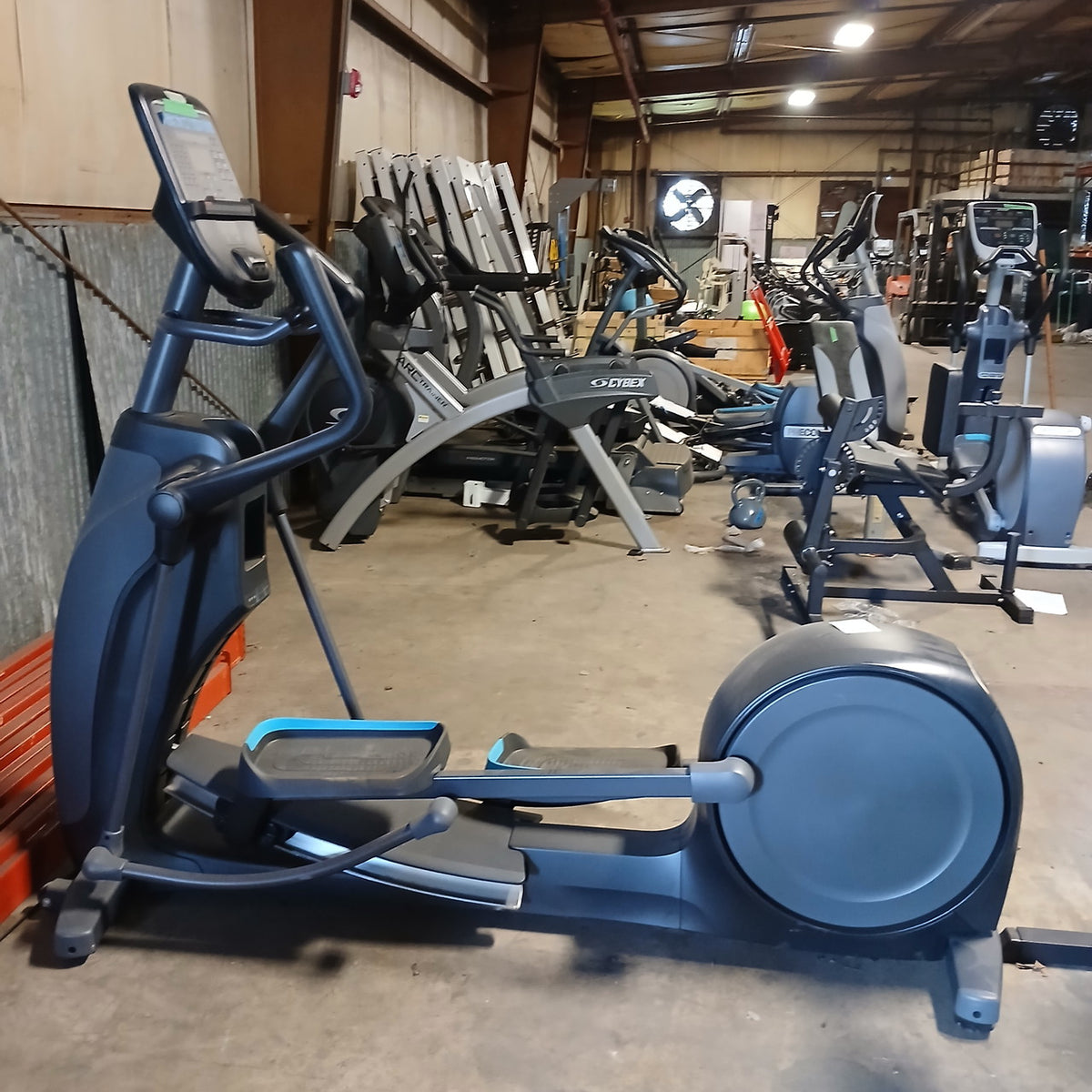 Precor EFX 835 Elliptical w/Converging Crossramp + p31 Console
