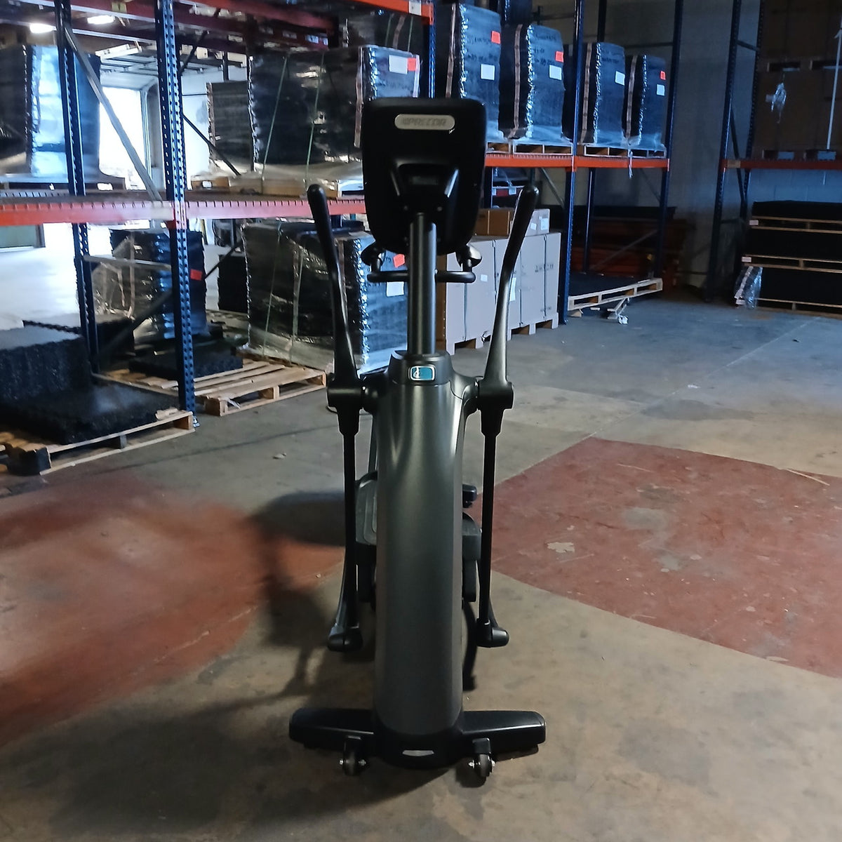 Precor EFX 835 Elliptical w/Converging Crossramp + p31 Console