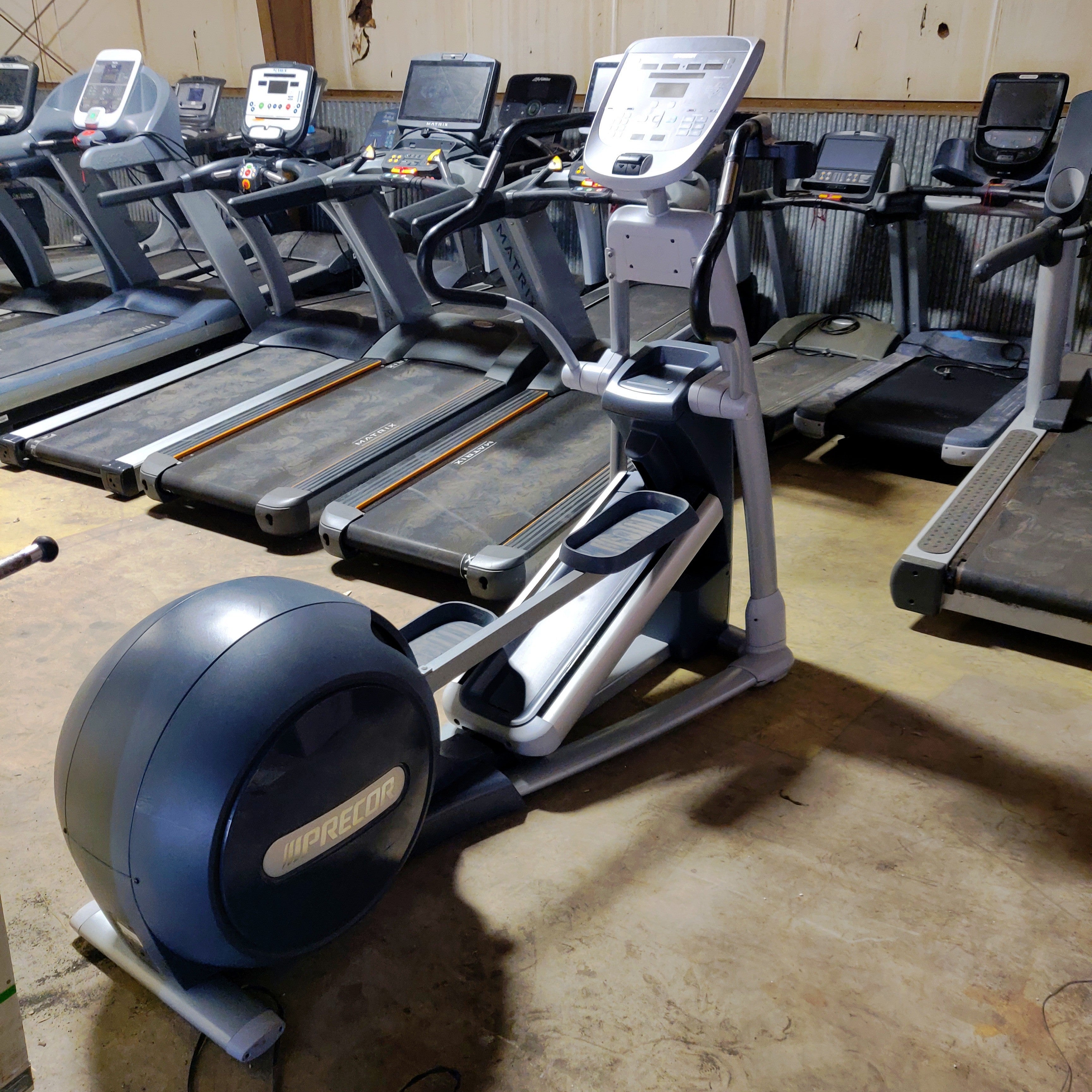 Precor Elliptical EFX885/883/835/833/821/556i Commercial Grade Crosstrainer
