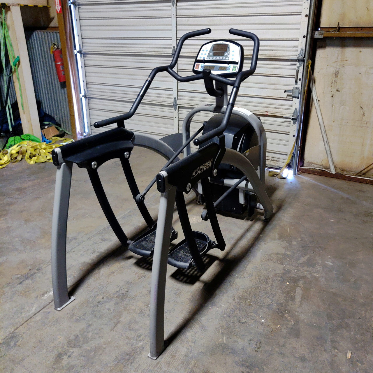 Cybex Arc Trainer 620A Series Commercial Grade