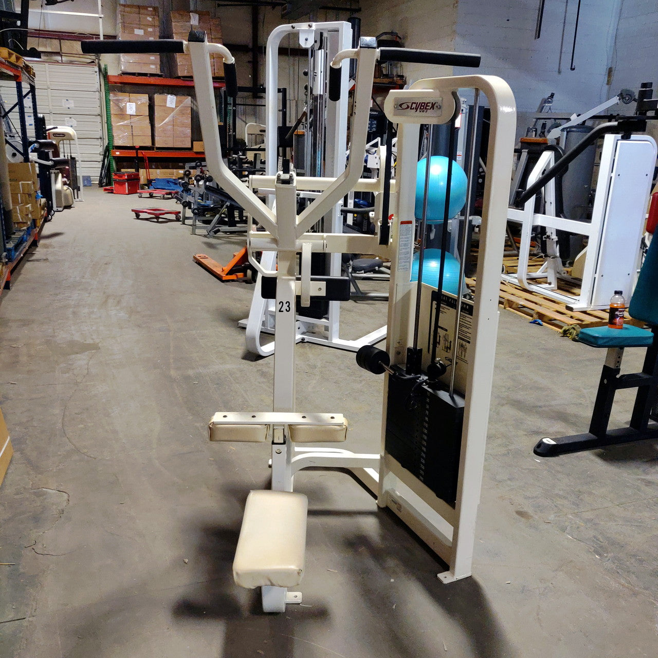 Cybex VR2 Lat Pulldown