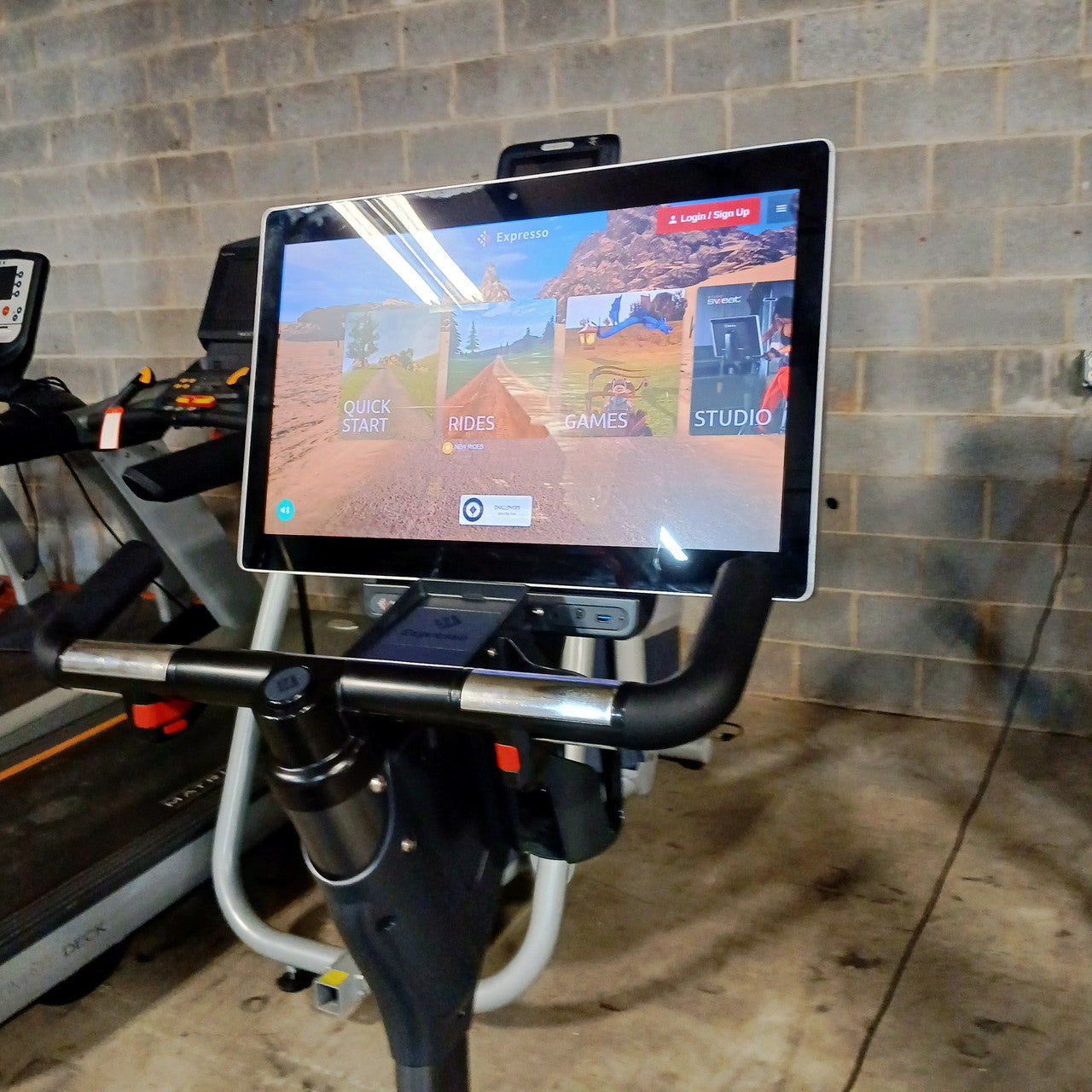 Expresso GO-U Gamified Upright Bike