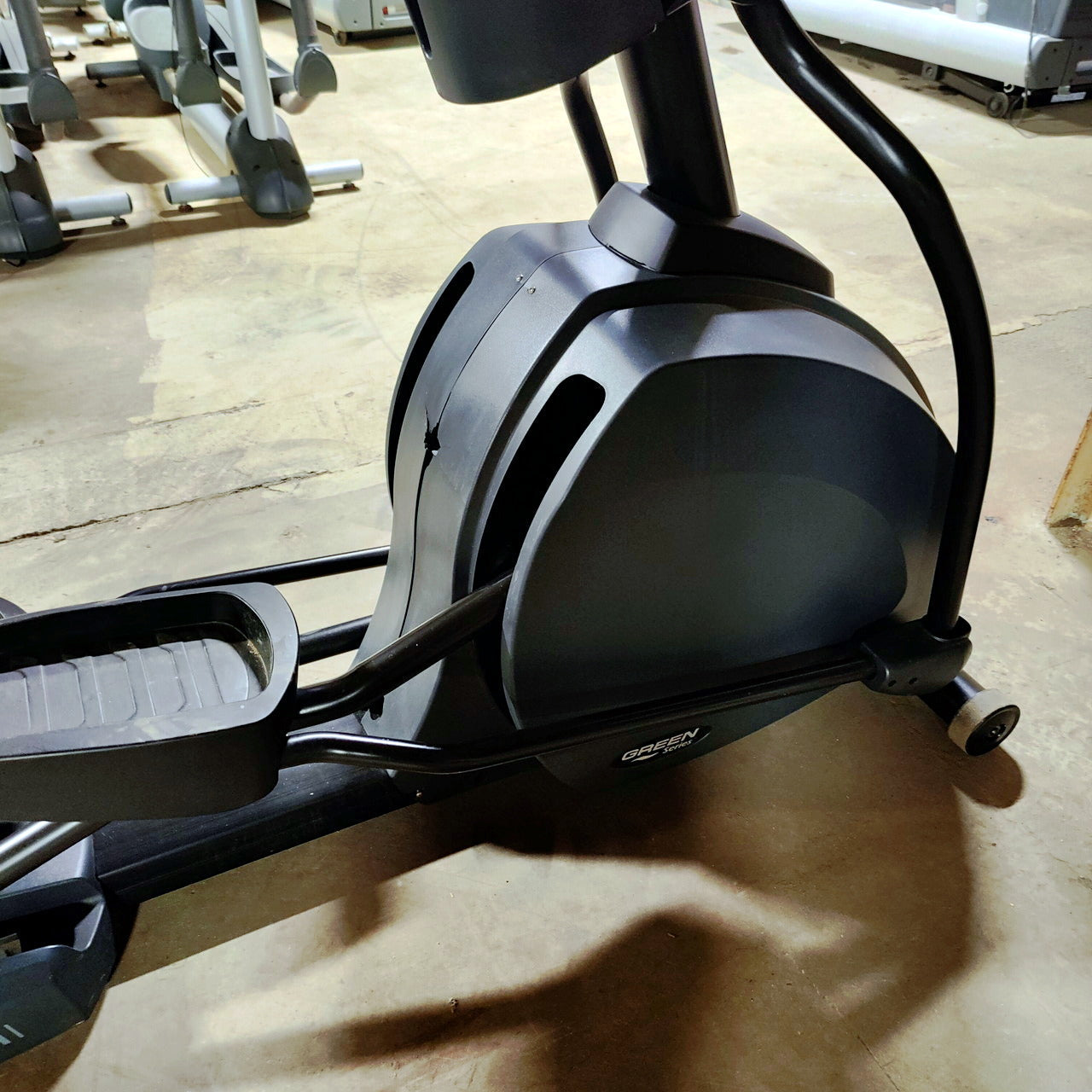 Green Series Elliptical EL 6000 Light Commercial Grade Elliptical