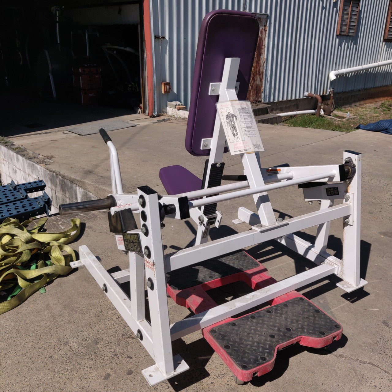 Hammer Strength PL-SH Plate-Loaded Seated/Standing Shrug