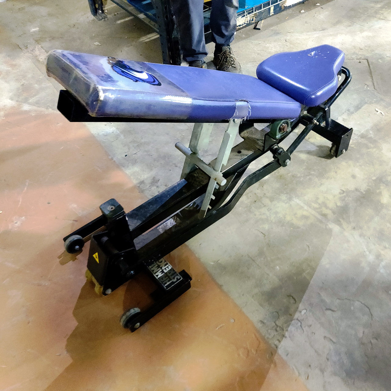 Hammer Strength Weight Bench