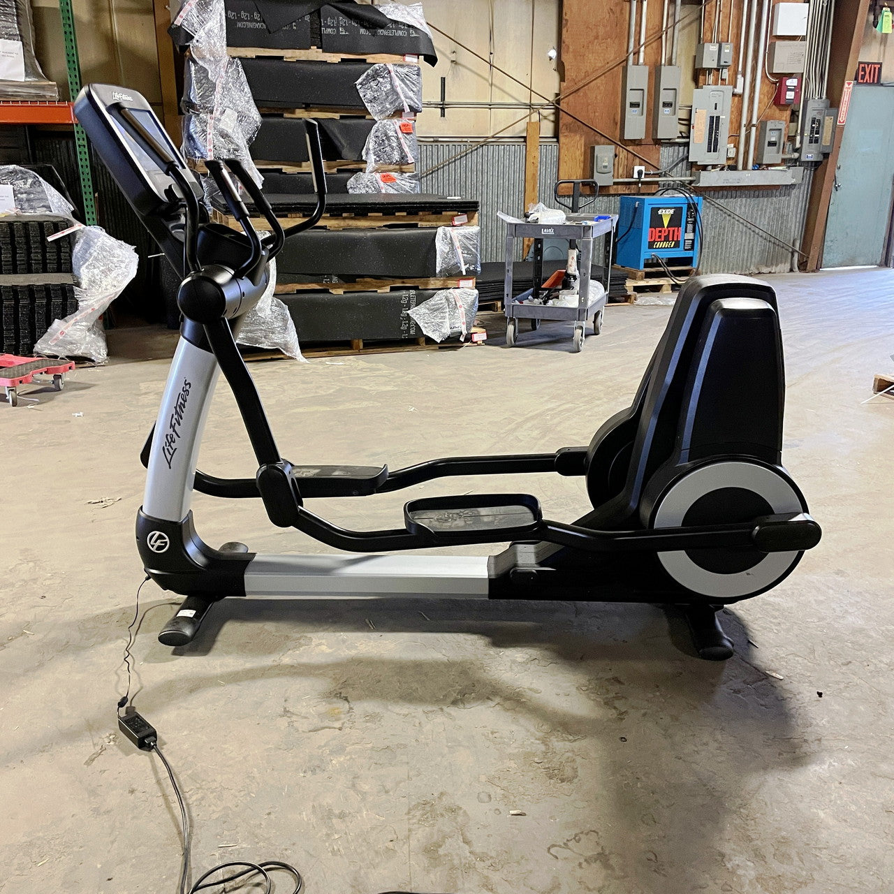 Life Fitness Elliptical 95xs With Fully Interactive Display