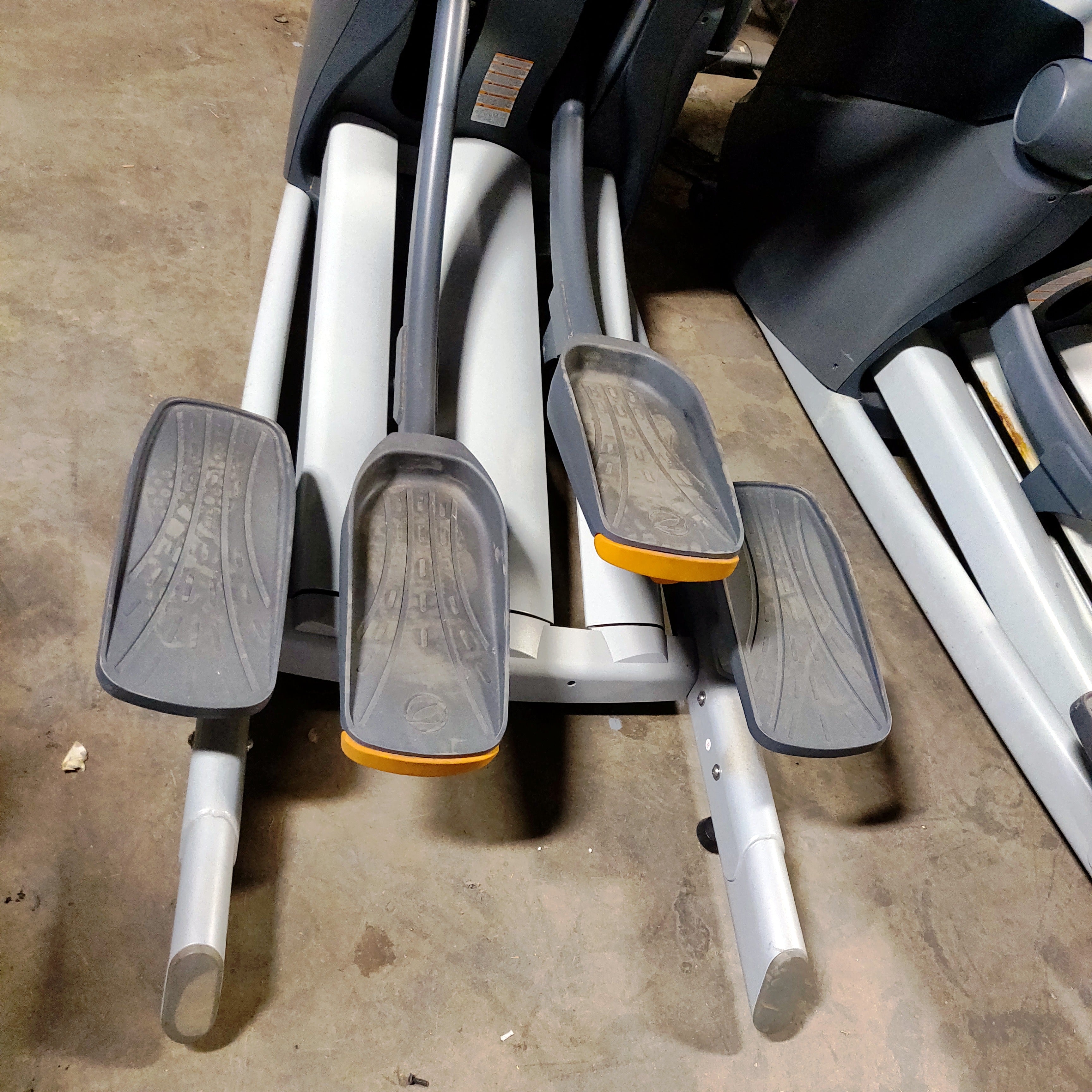 Octane XT3700 Elliptical w/Smart Console