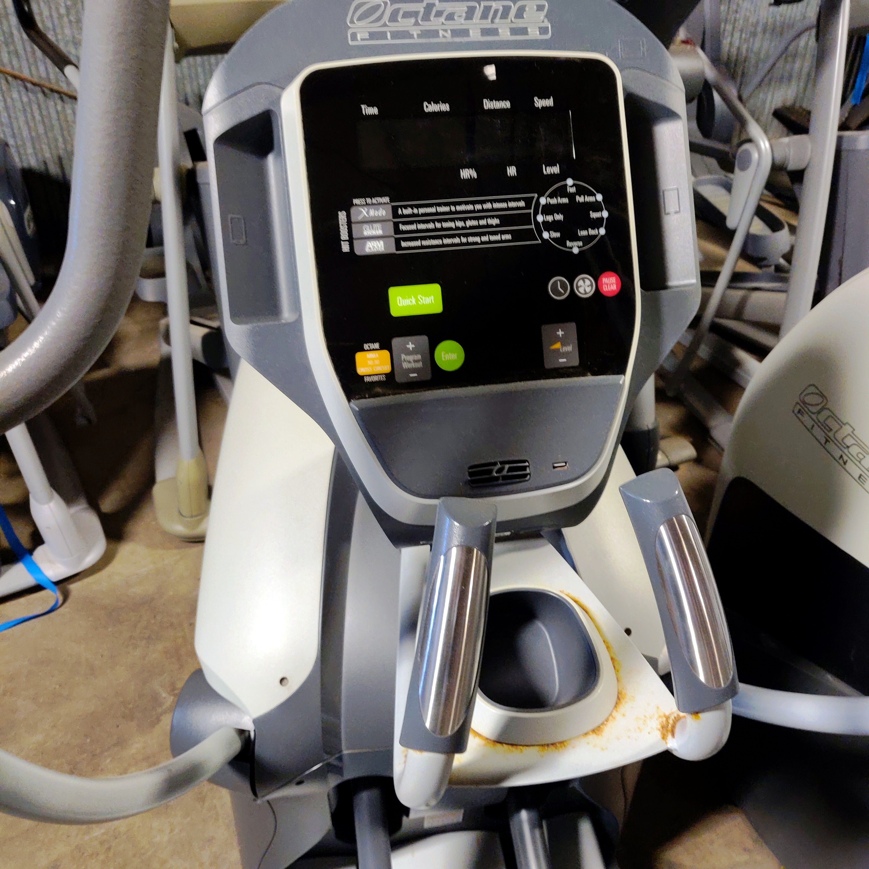 Octane XT3700 Elliptical w/Smart Console